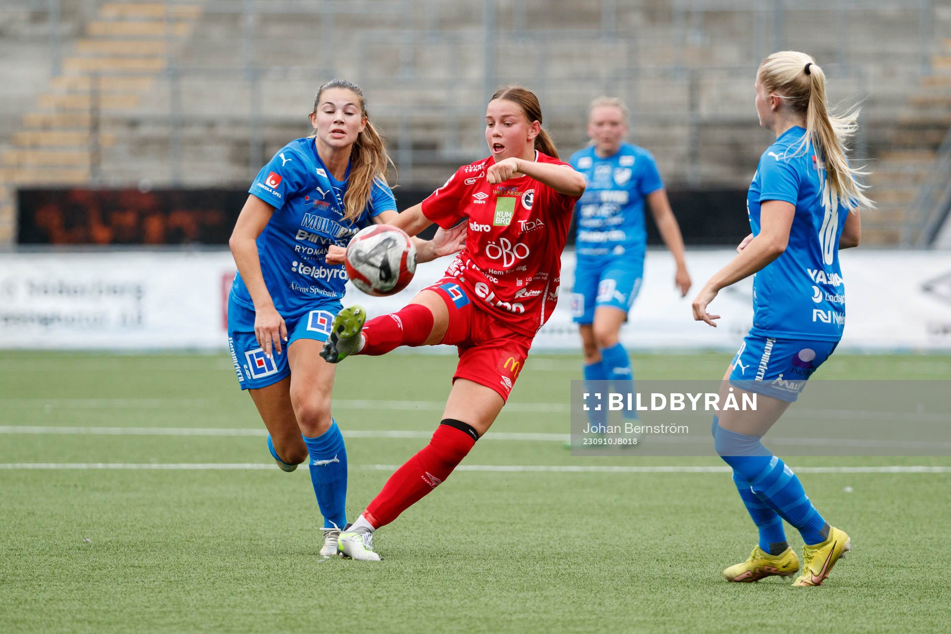 Kalmars Paulina Madeling och Örebros Elsa Pelgander