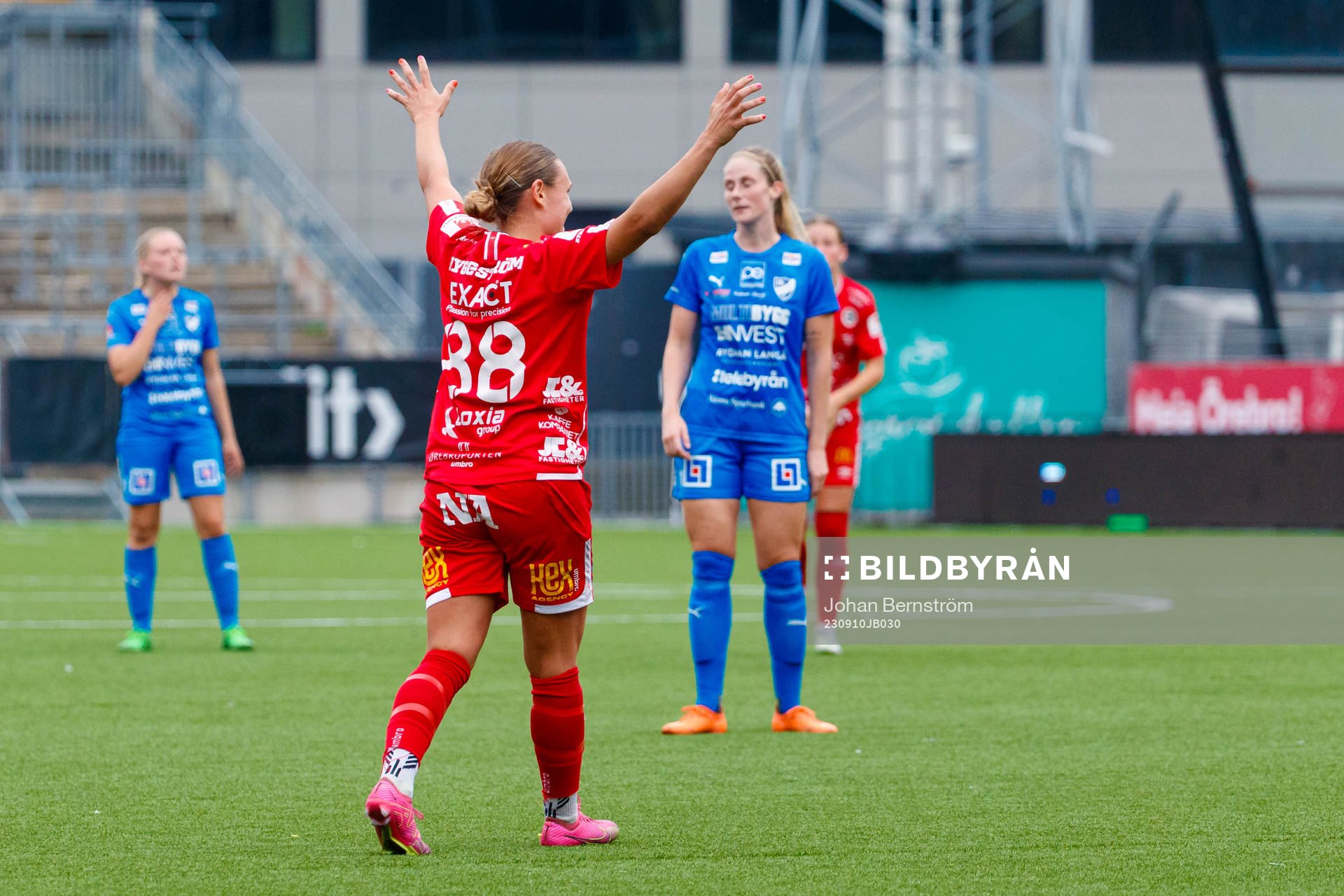 Örebros Maja Bodin jublar