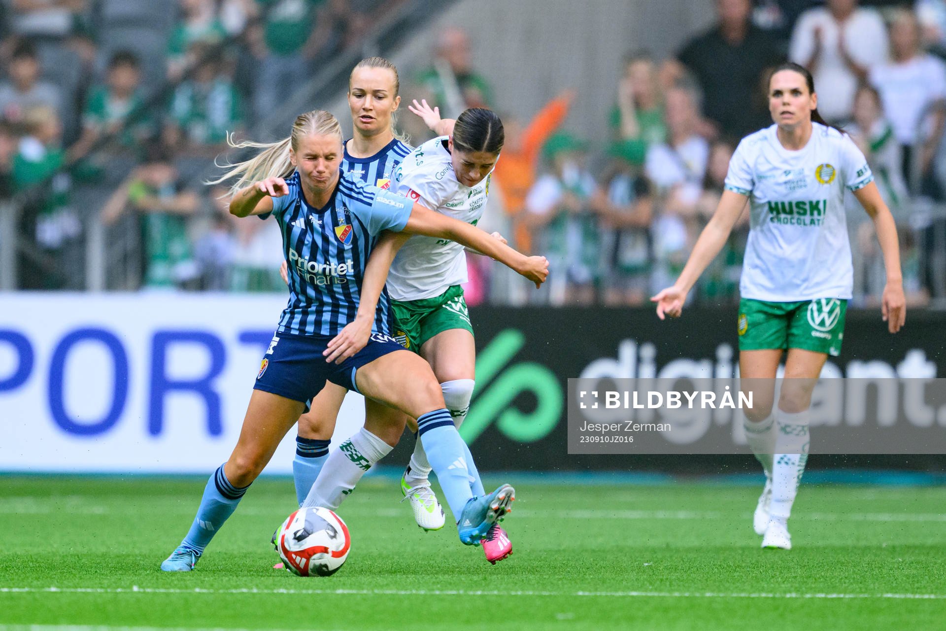 Djurgårdens Nellie Lilja och Hammarbys Kyra Cooney-Cross