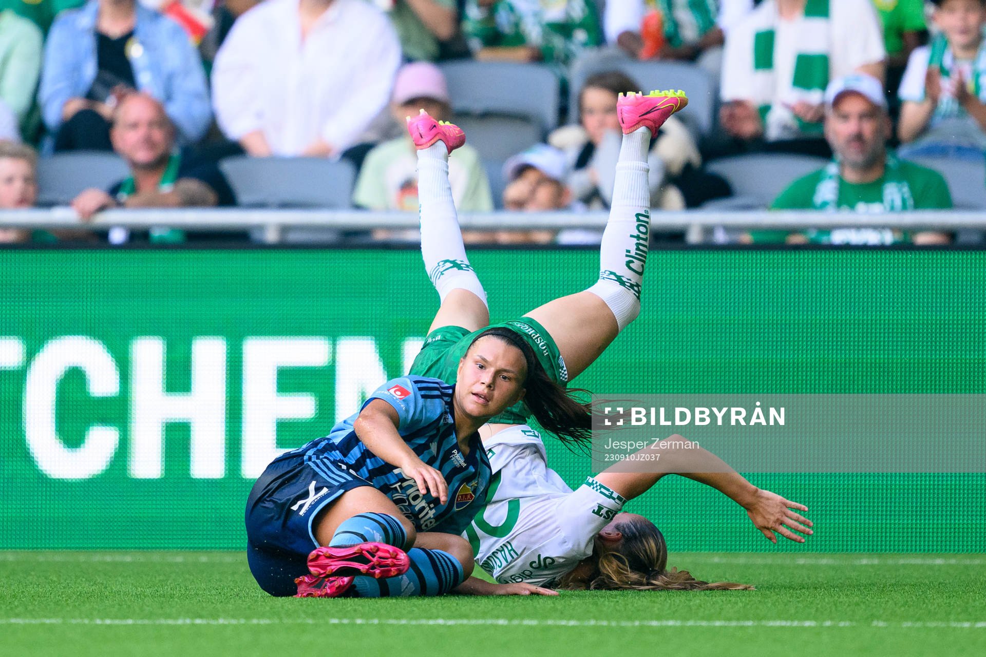 Djurgårdens Alexsandra Lobanova och Hammarbys Vilde Hasund