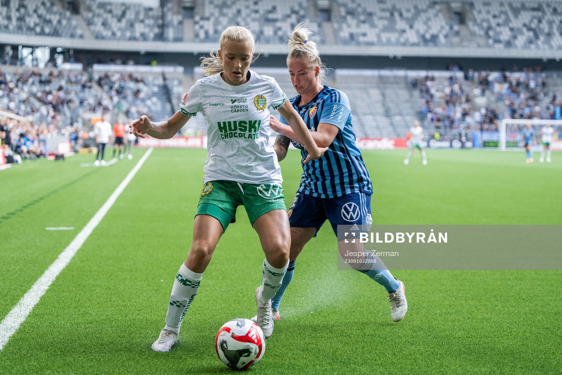 Hammarbys Smilla Holmberg och Djurgårdens Therese Åsland