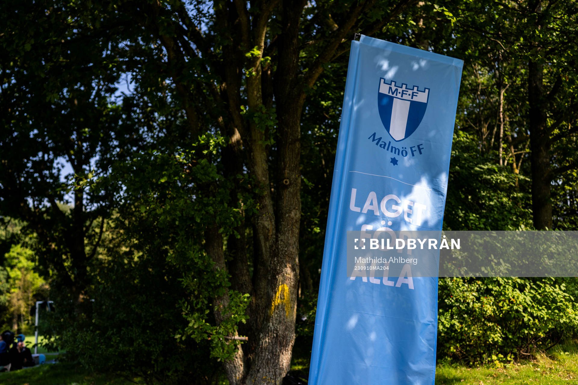 En flagga med texten Laget För Alla under arrangemanget Laget för alla den 10 september 2023 i Malmö. 