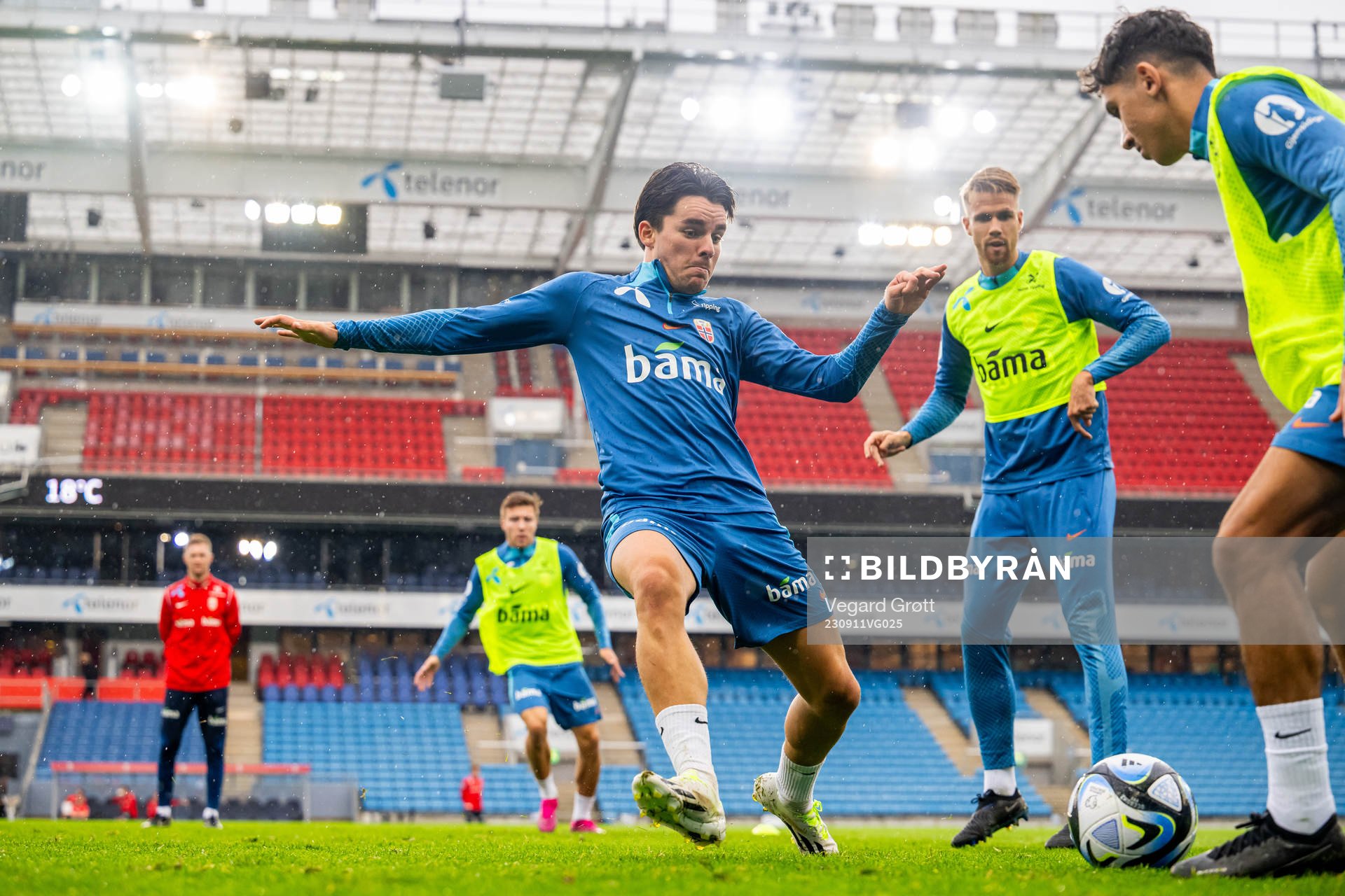 Hugo Vetlesen, Kristoffer Ajer and Osame Sahraoui of the