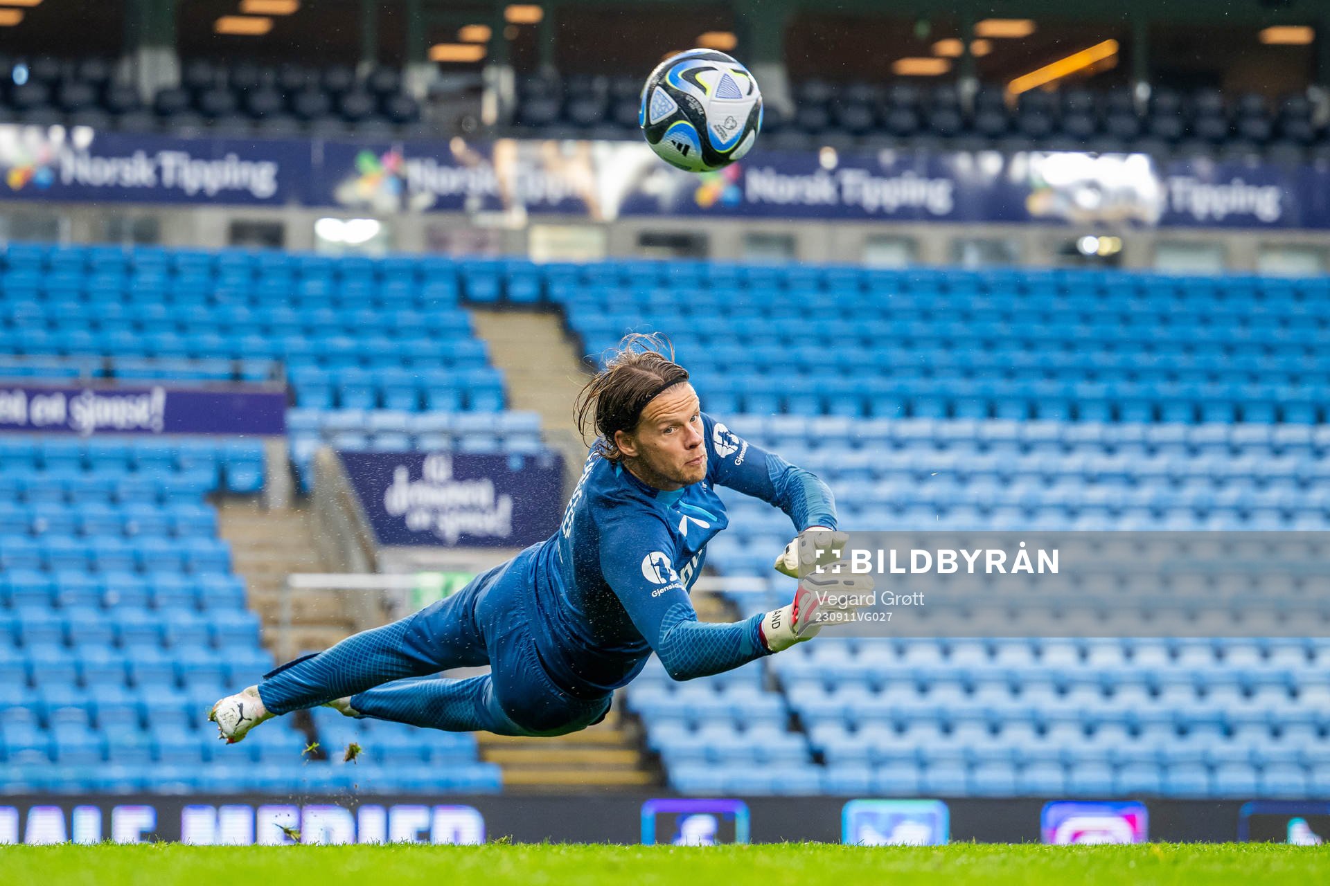 Goalkeeper Ørjan Håskjold Nyland of the Norwegian