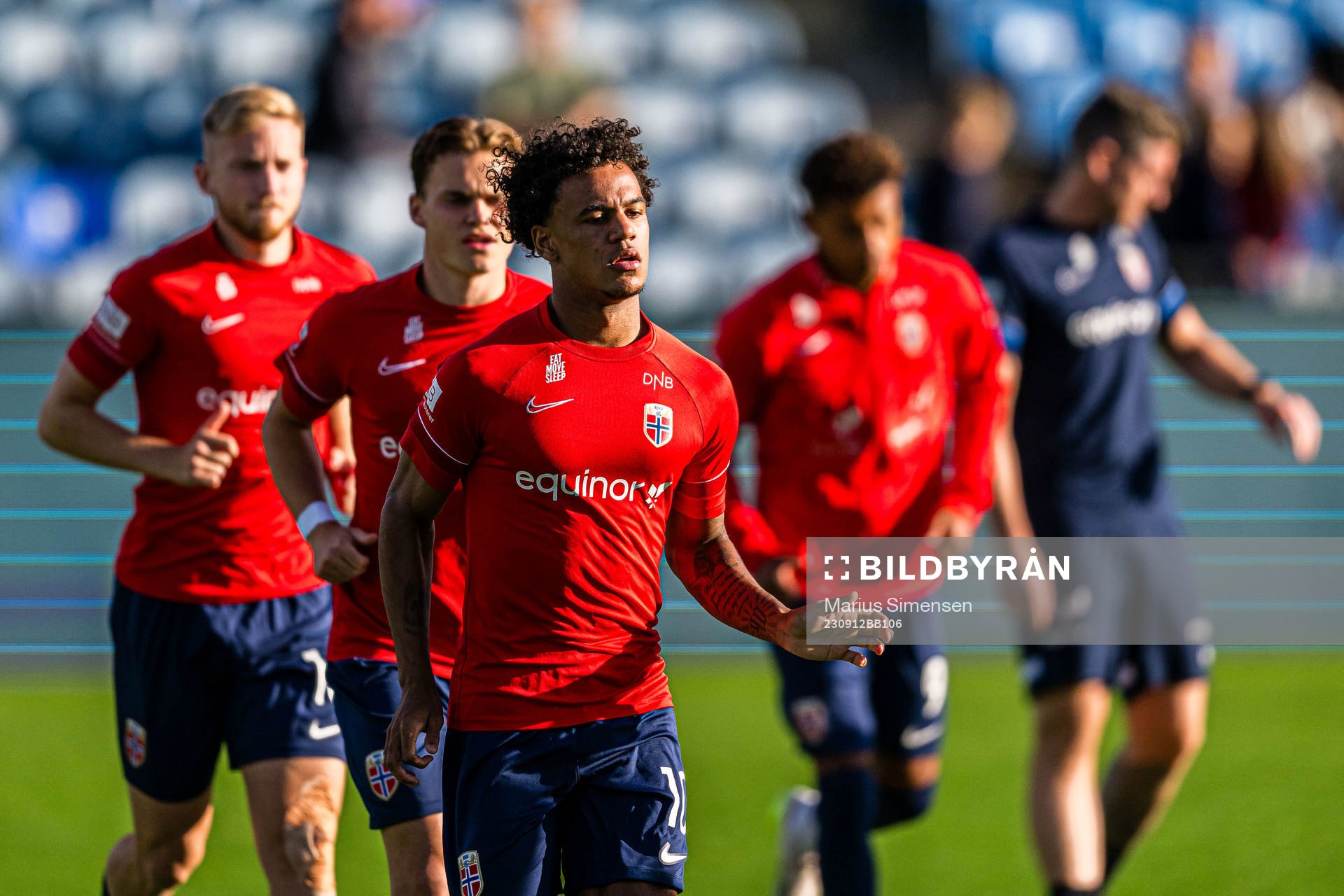 Oscar Bobb of Norway warms up