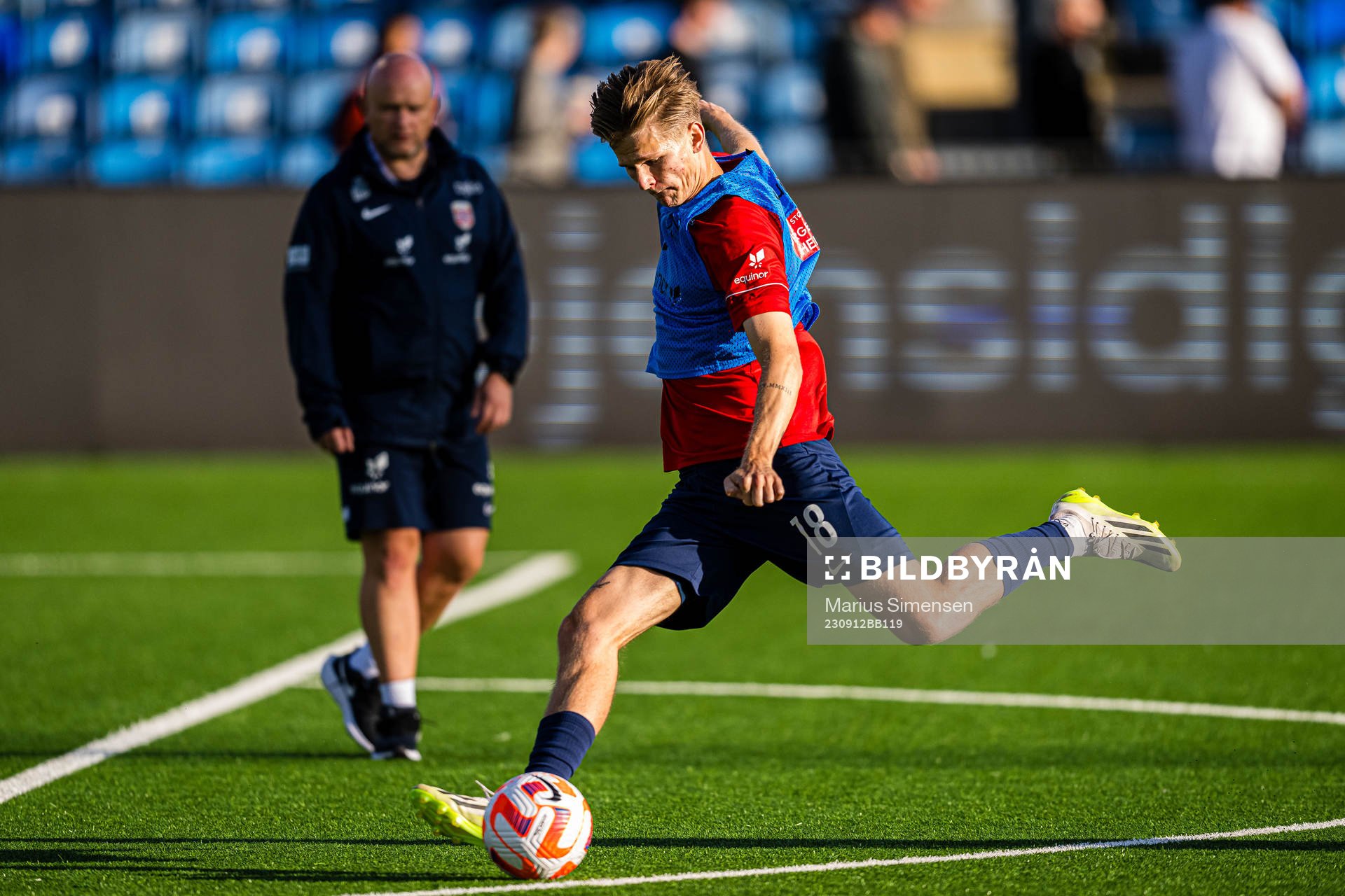 David Møller Wolfe of Norway warms up