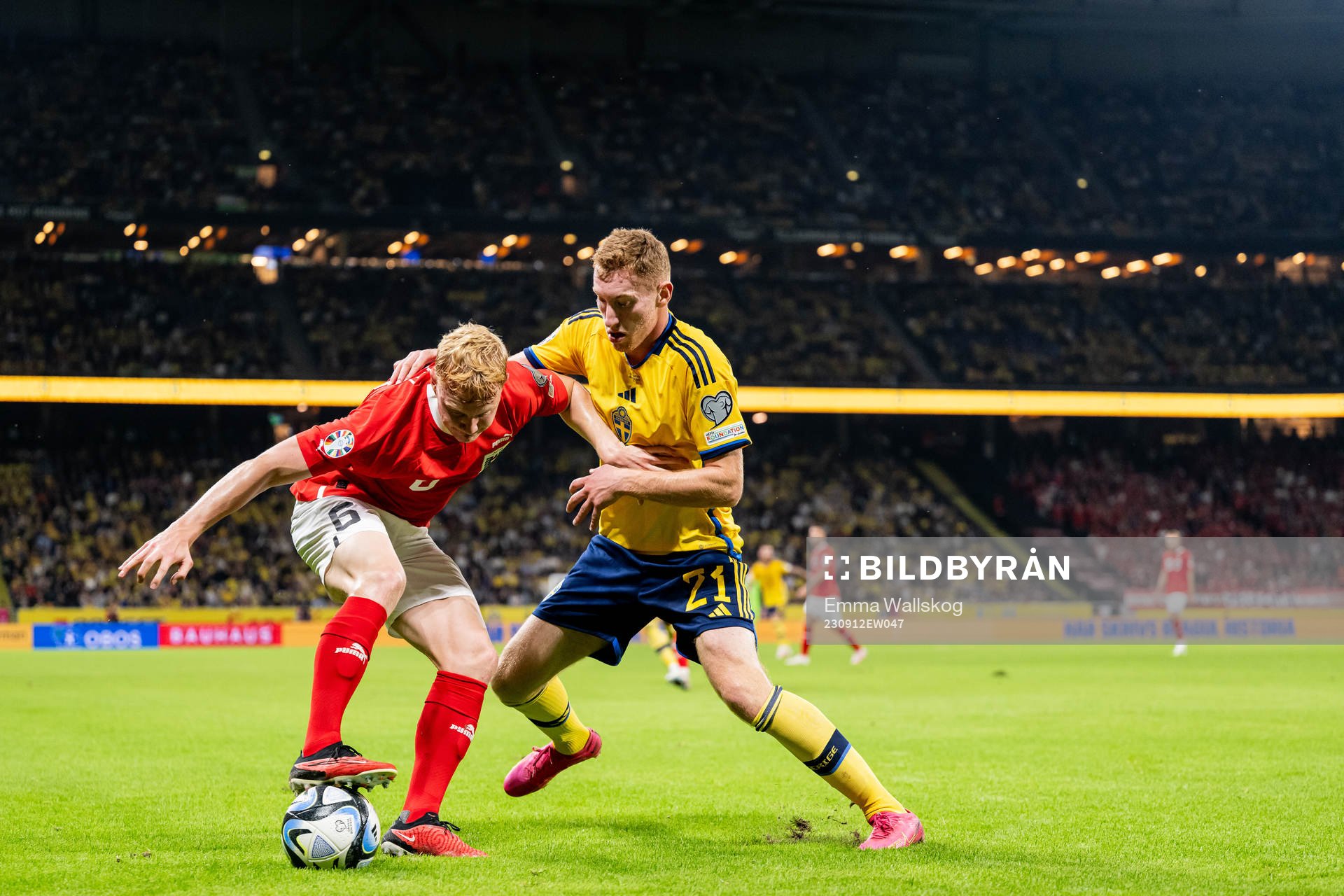 Nicolas Seiwald of Austria and Dejan Kulusevski of Sweden