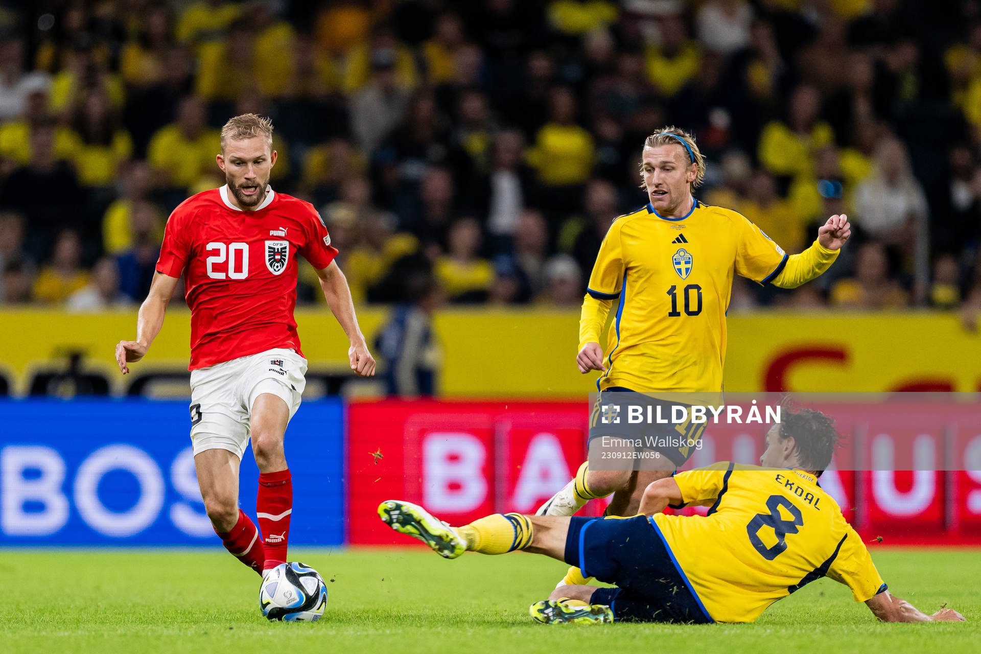 Konrad Laimer of Austria against Emil Forsberg and Albin