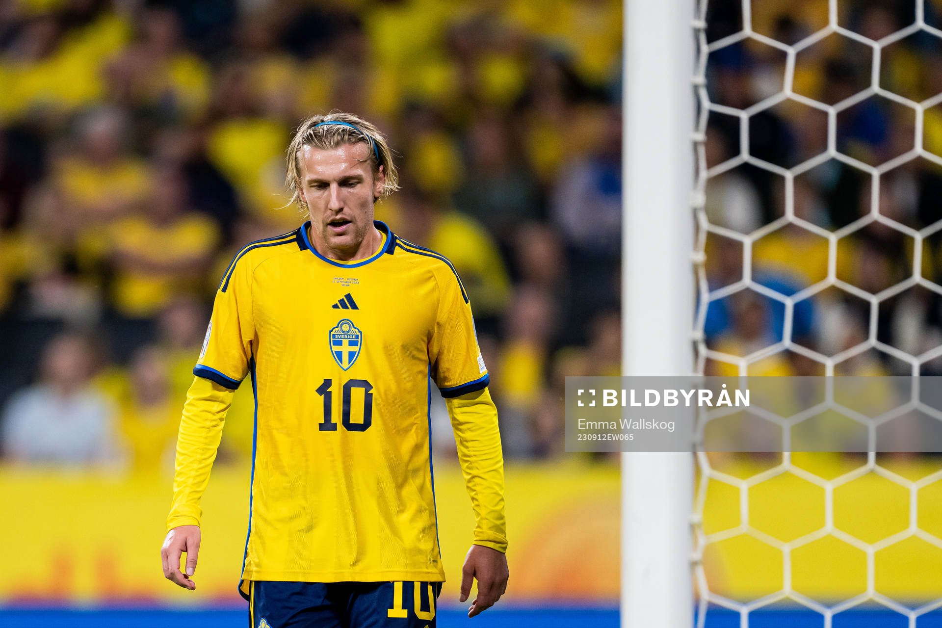 Emil Forsberg of Sweden looks dejected