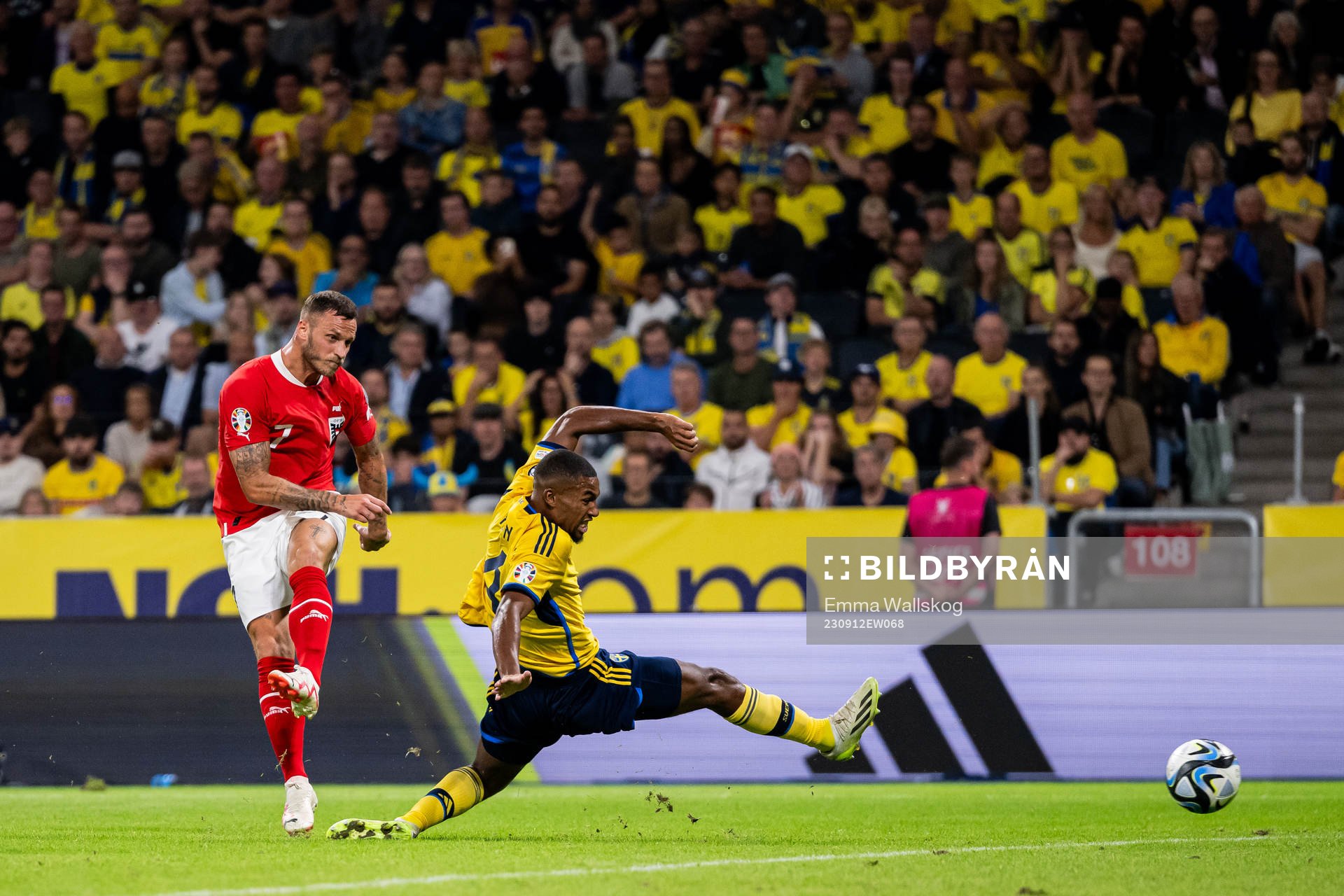 Marko Arnautovic of Austria scores the 0-2 goal against