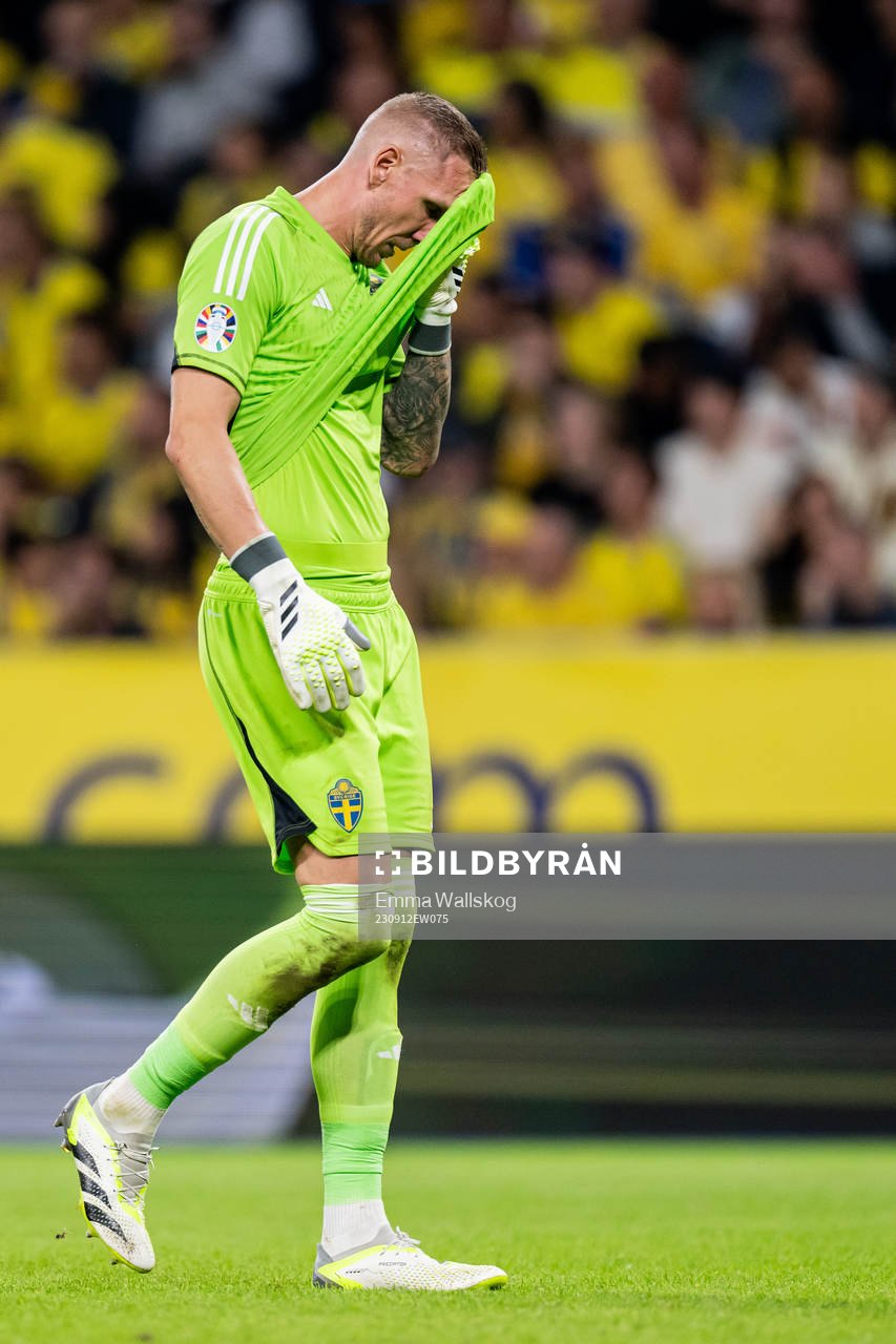 Goalkeeper Robin Olsen of Sweden looks dejected