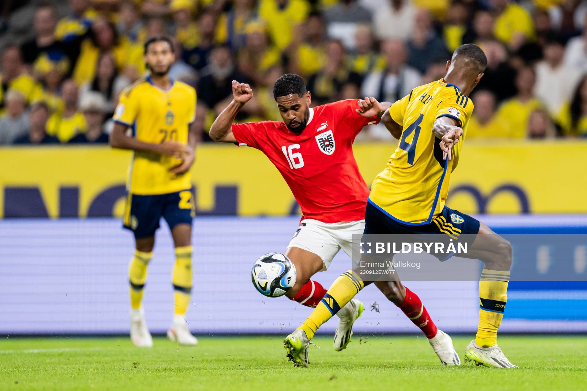 Philip Mwene of Austria and Isak Hien of Sweden