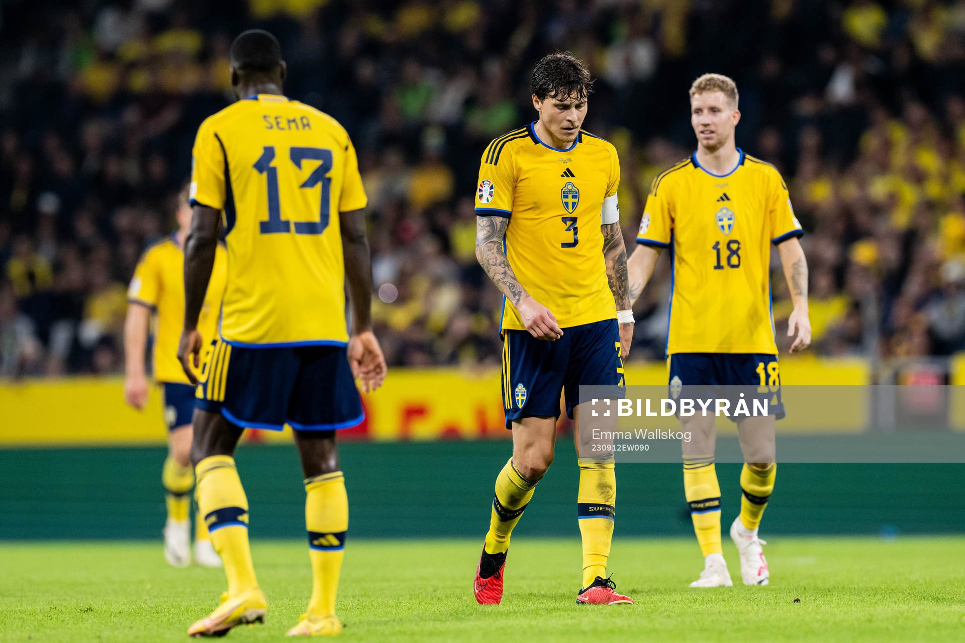 Victor Nilsson Lindelöf of Sweden looks dejected