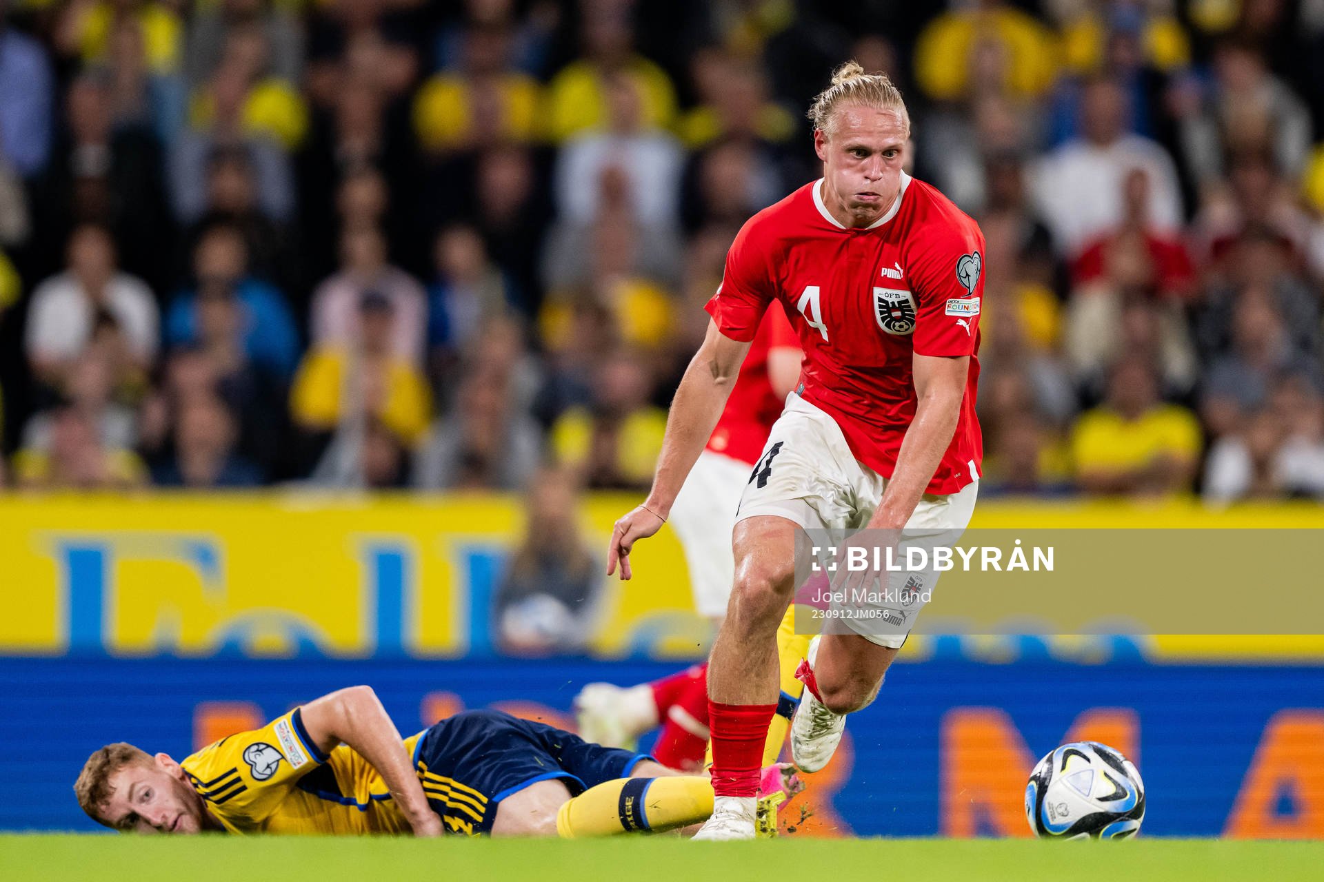 Dejan Kulusevski of Sweden and Xaver Schlager of Austria