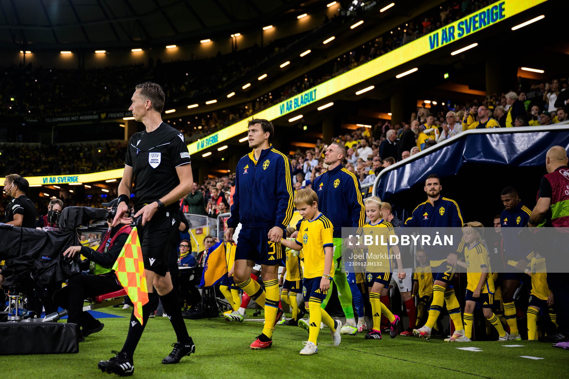 Victor Nilsson Lindelöf, goalkeeper Robin Olsen, Linus