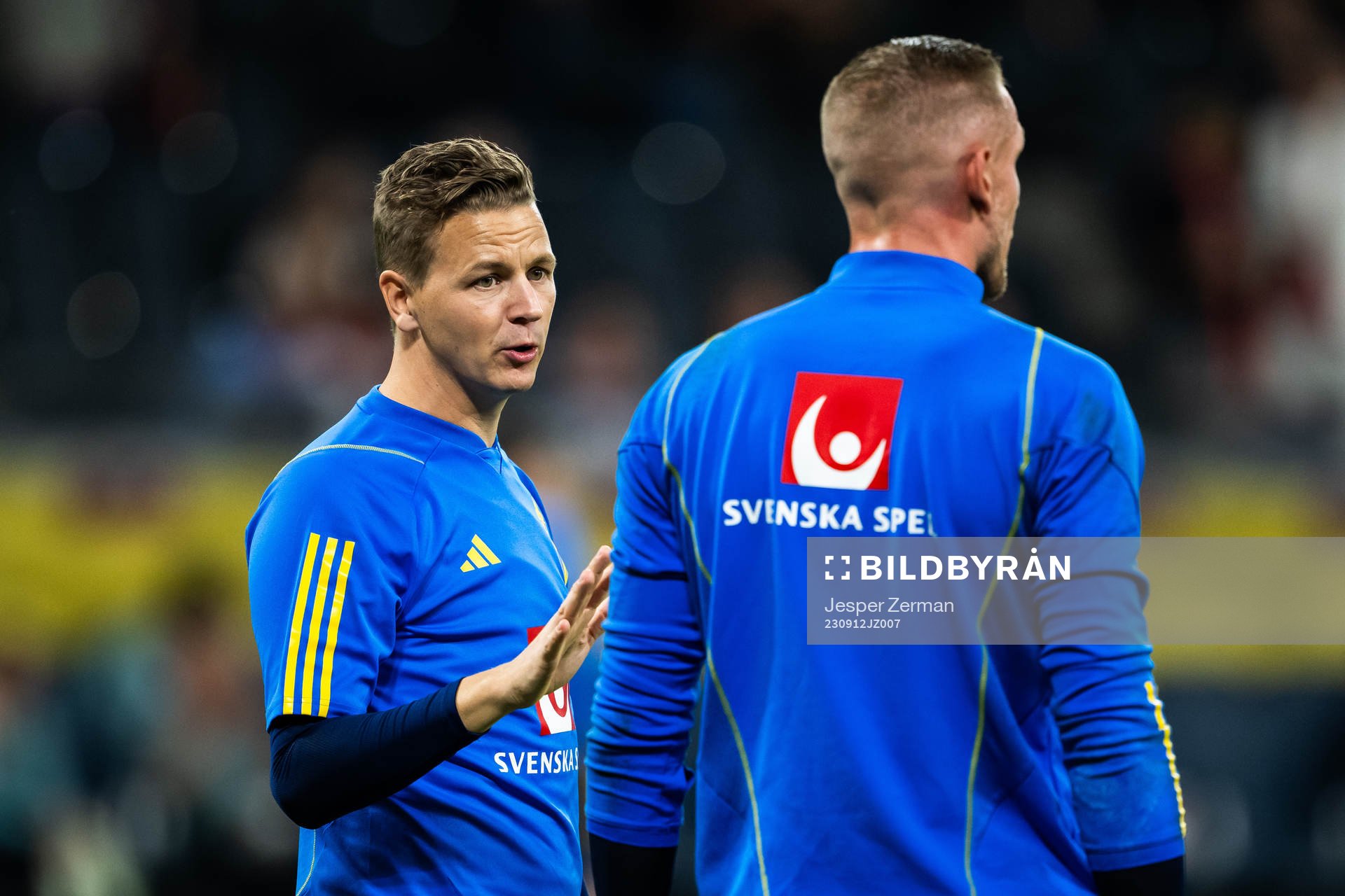 Goalkeeper coach Maths Elfvendal and goalkeeper Robin Olsen