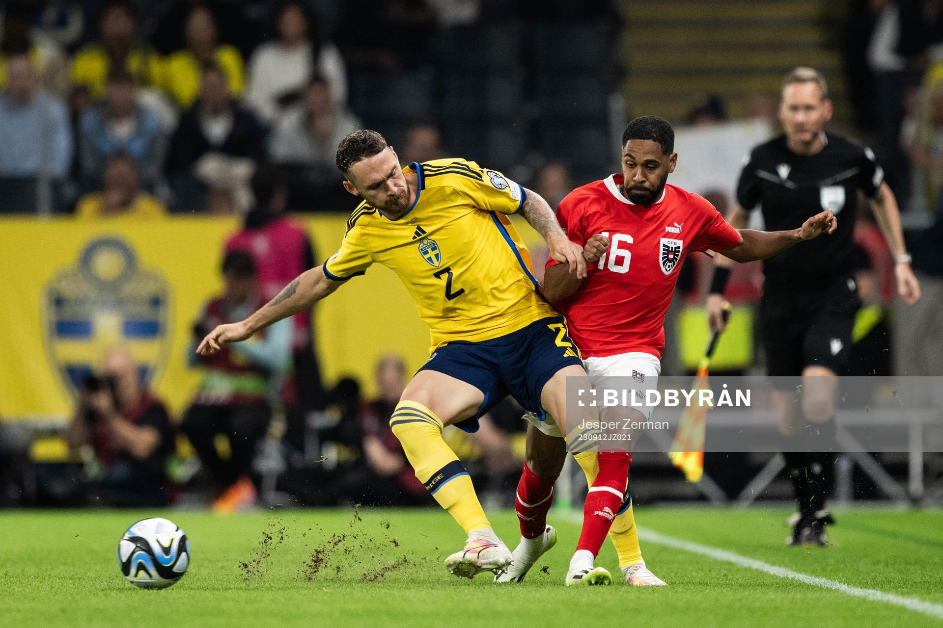 Linus Wahlqvist Egnell of Sweden and Philip Mwene of Austria