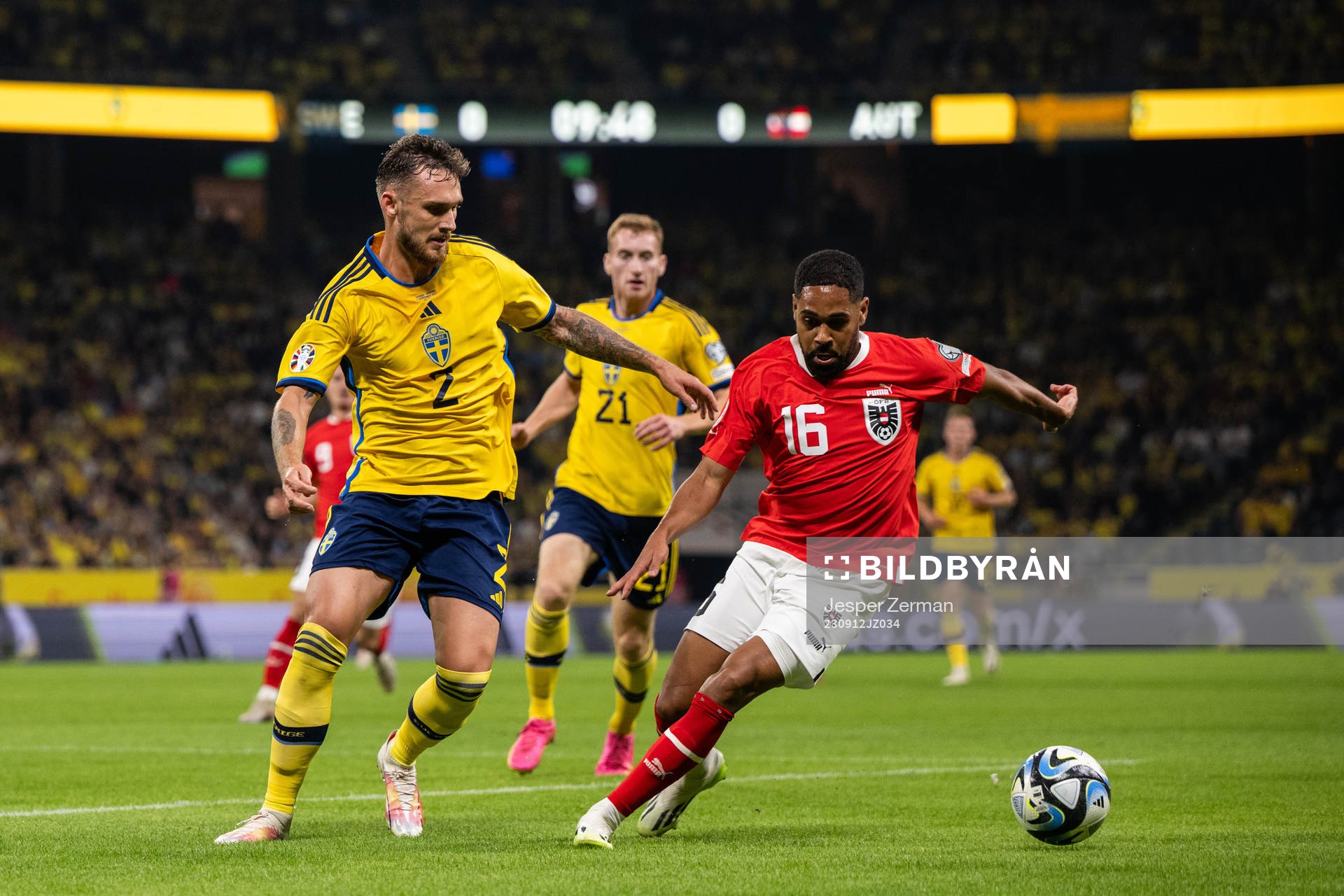 Linus Wahlqvist Egnell of Sweden and Philip Mwene of Austria