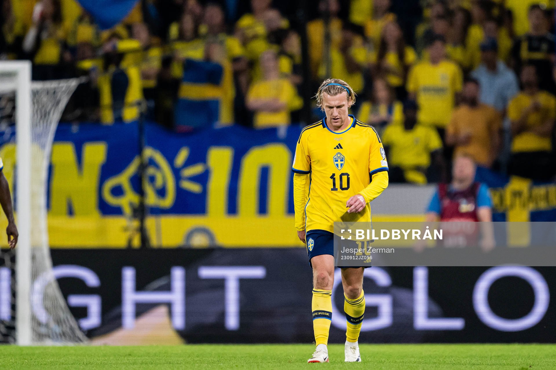 Emil Forsberg of Sweden looks dejected