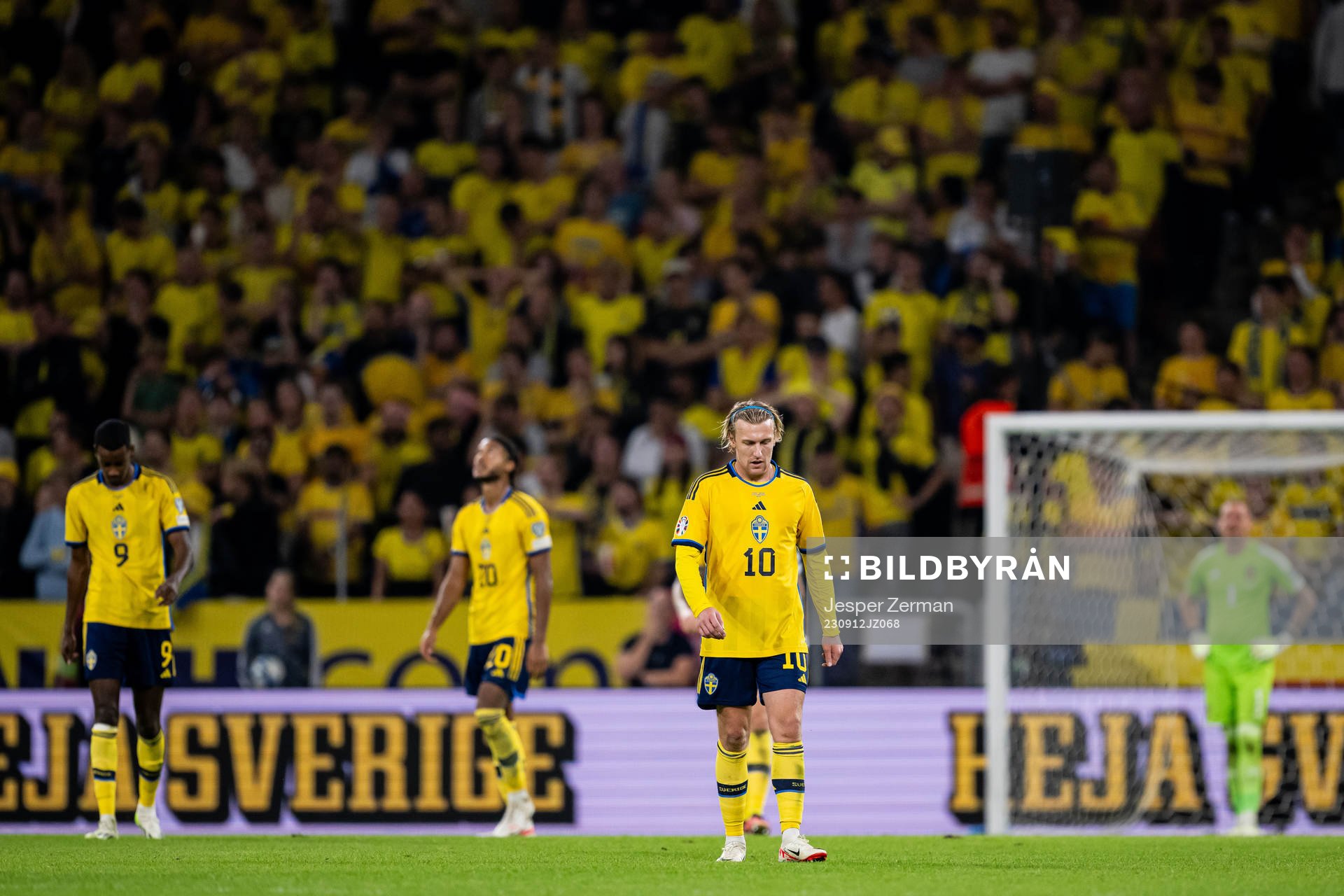 Emil Forsberg of Sweden looks dejected