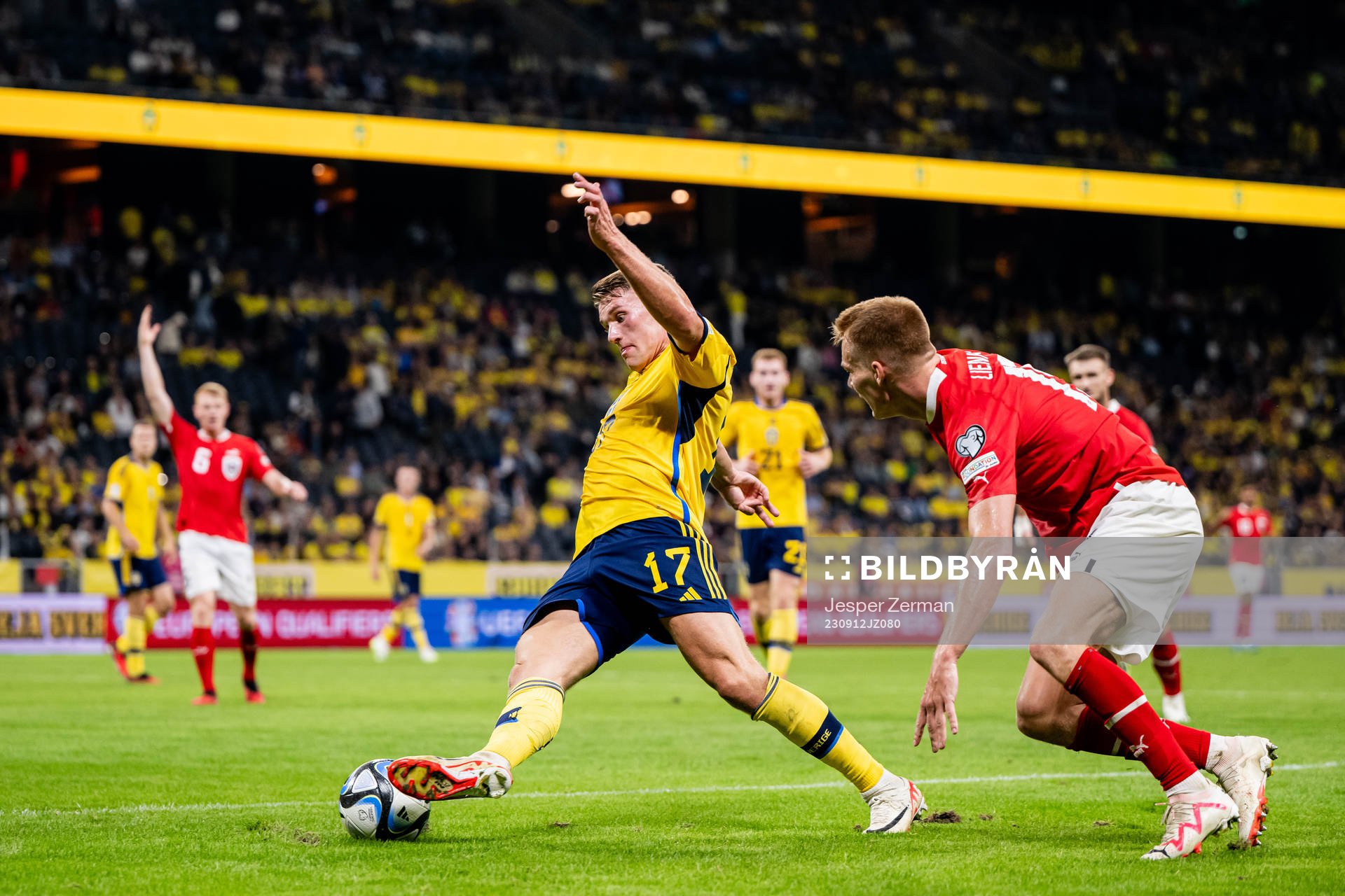 Viktor Gyökeres of Sweden and Philipp Lienhart of Austria