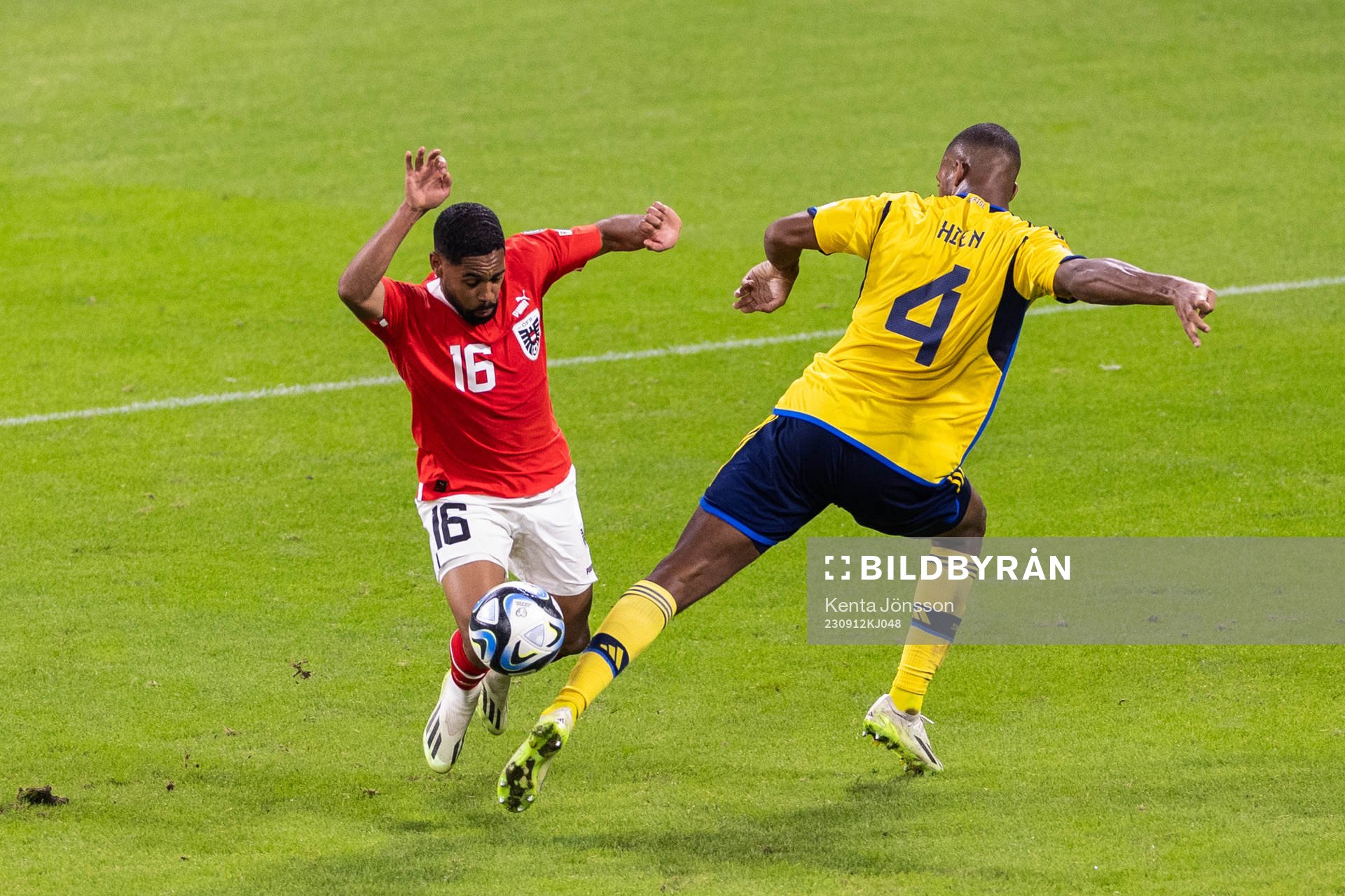 Philip Mwene of Austria and Isak Hien of Sweden