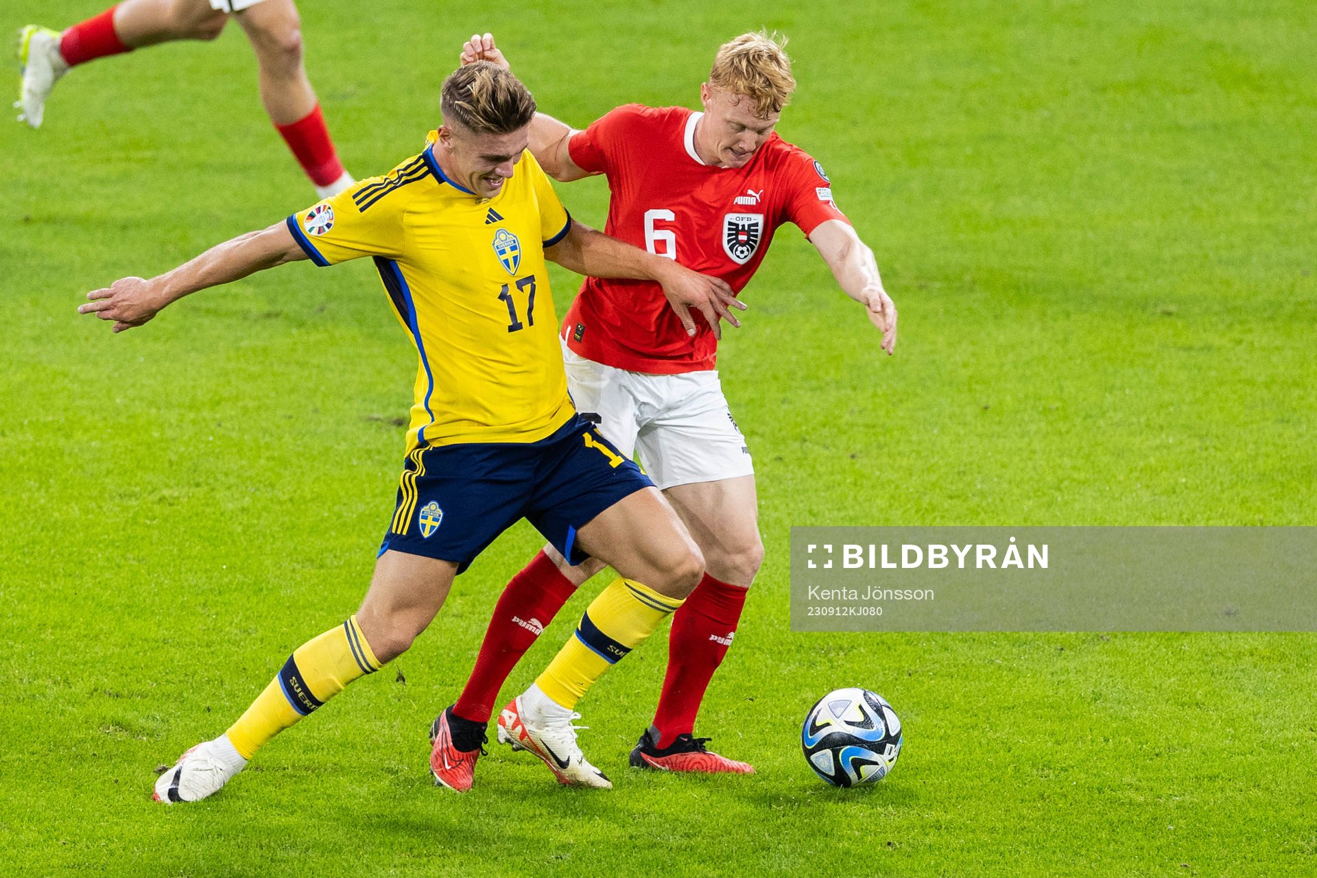 Viktor Gyökeres of Sweden and Nicolas Seiwald of Austria