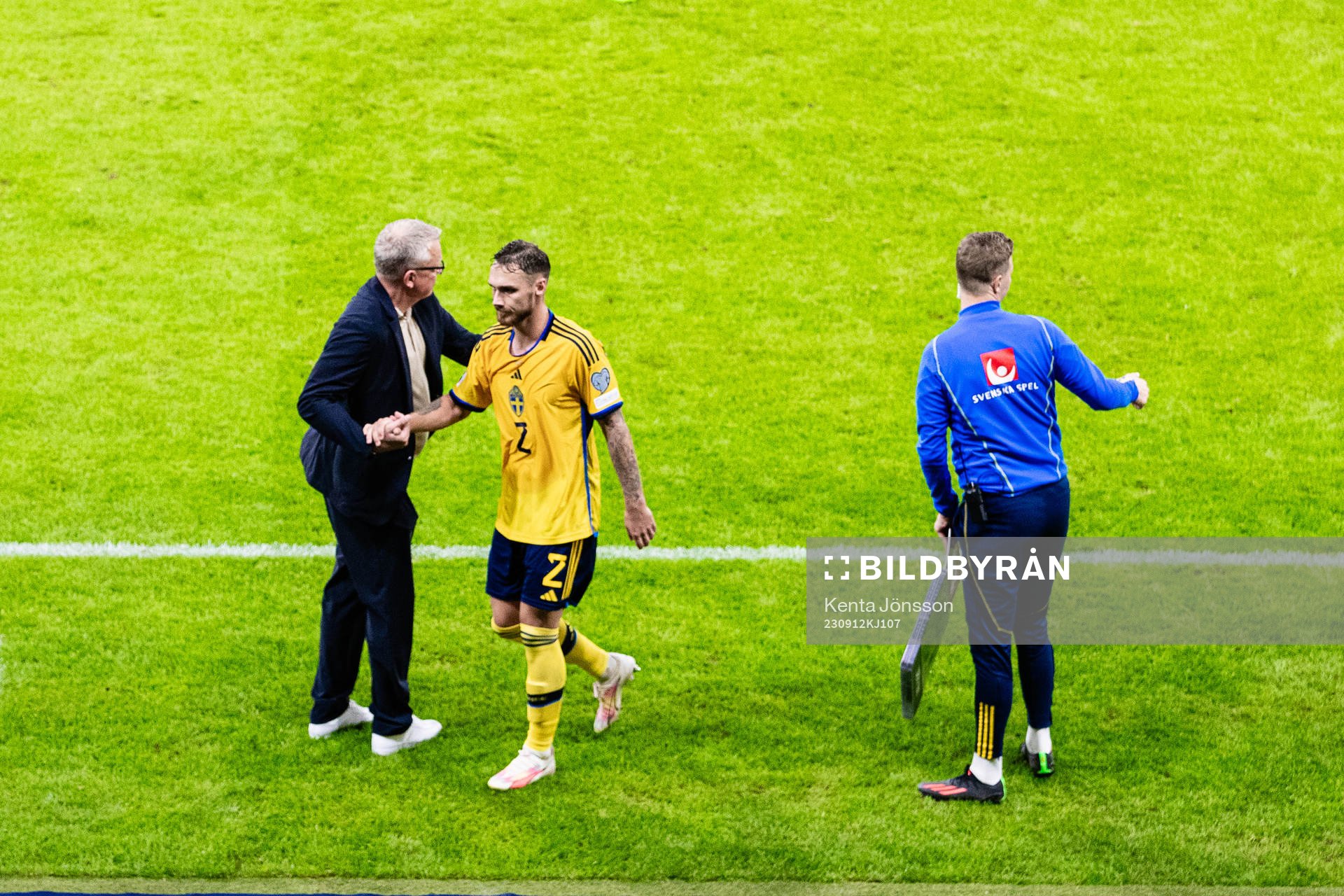 Linus Wahlqvist Egnell and head coach Janne Andersson of