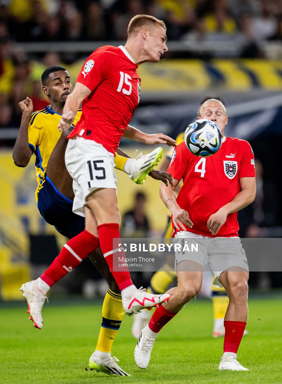 Alexander Isak of Sweden and Philipp Lienhart of Austria