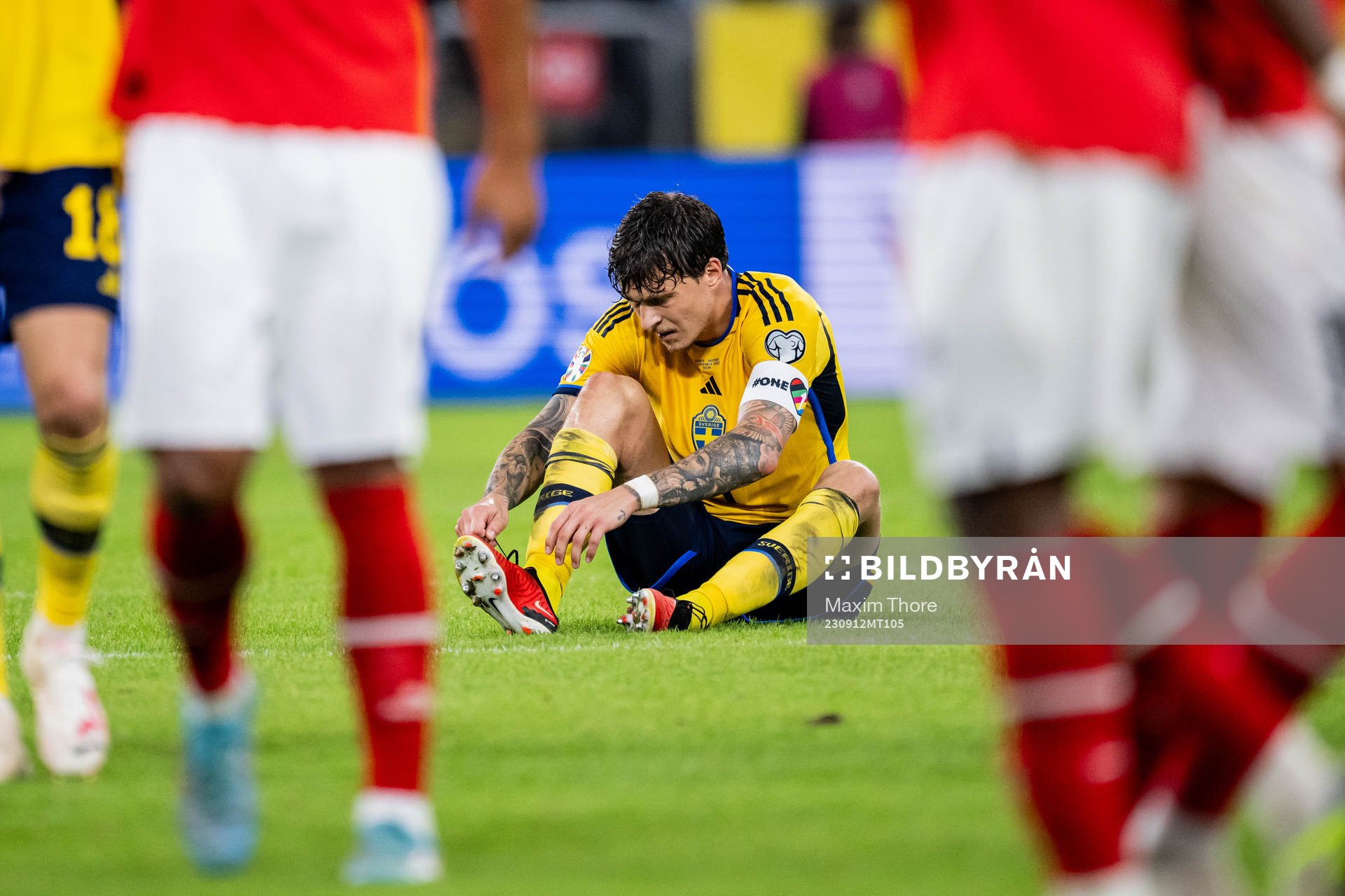 Victor Nilsson Lindelöf of Sweden looks dejected