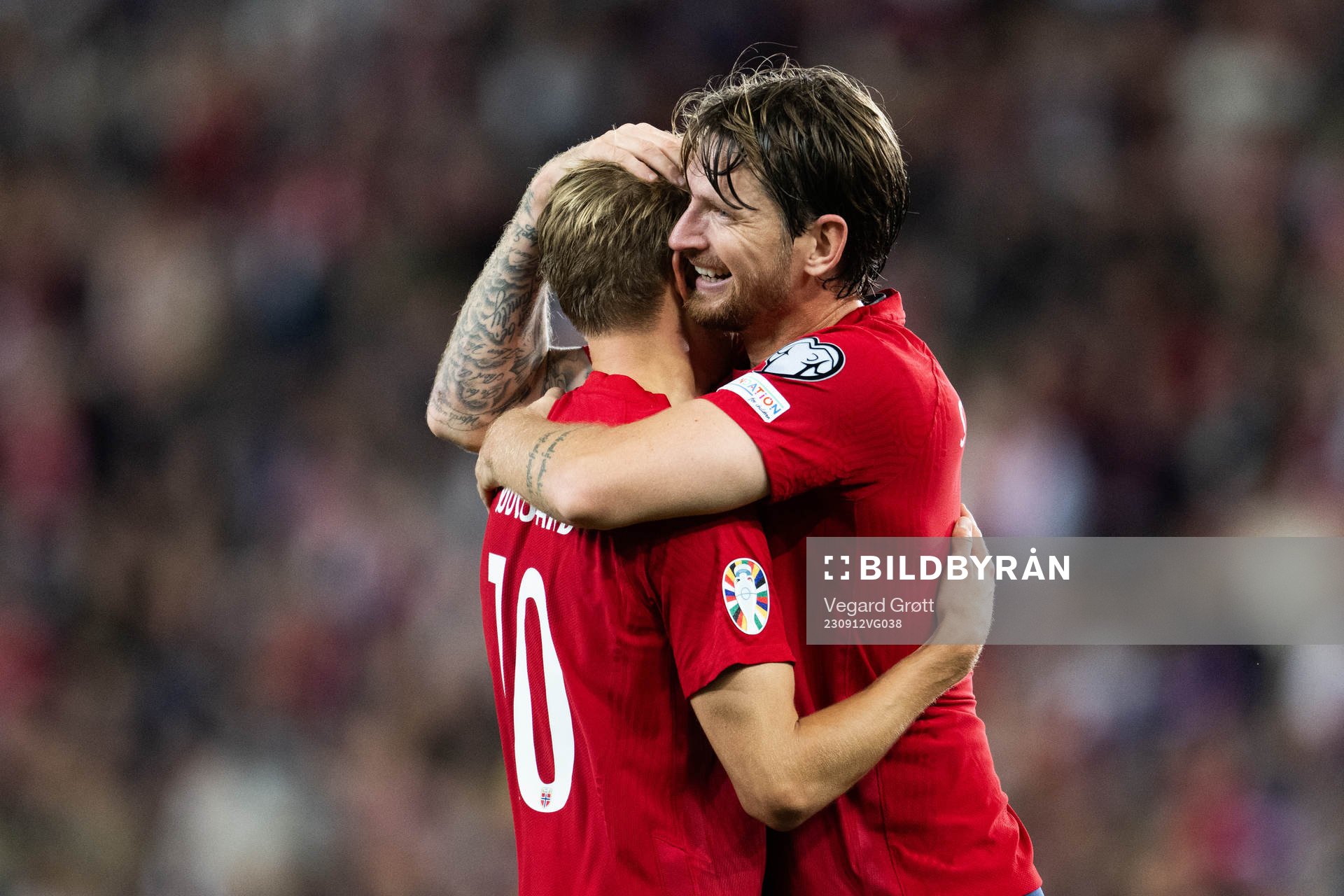 Martin Ødegaard celebrate with Stefan Strandberg of Norway