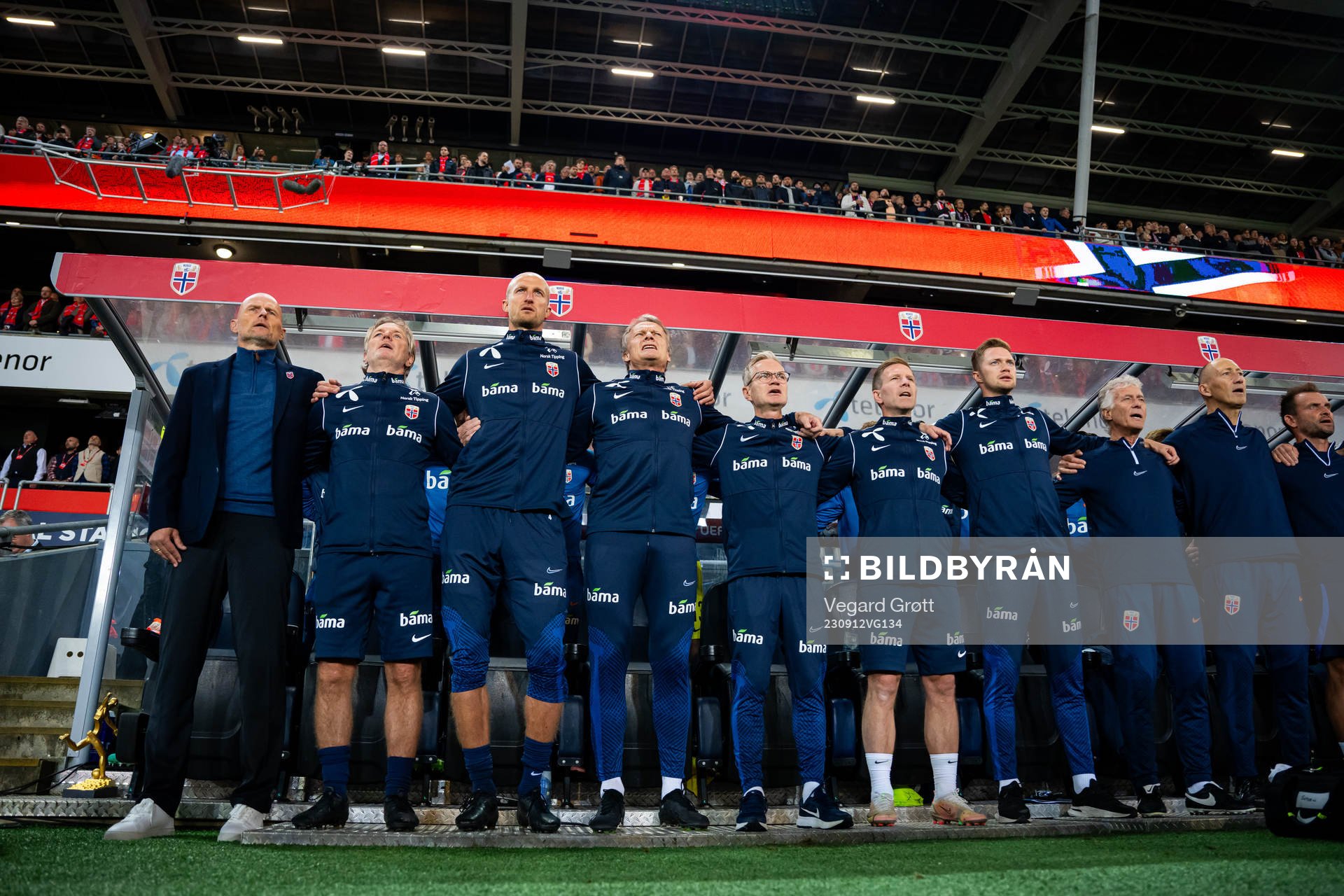 Ståle Solbakken, head coach of Norway, and his staff