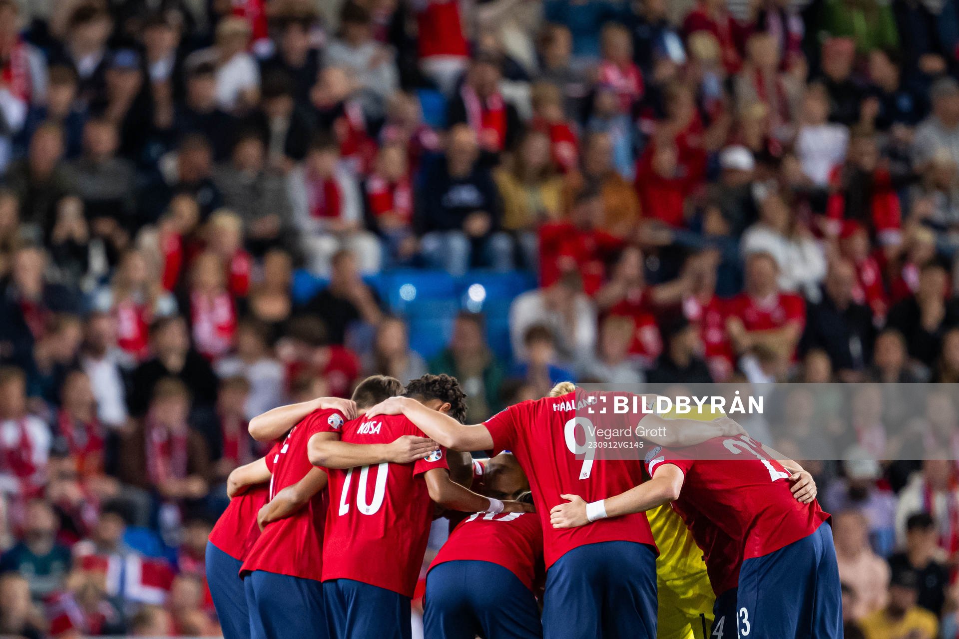 Antonio Nusa, Erling Braut Haaland and players of Norway