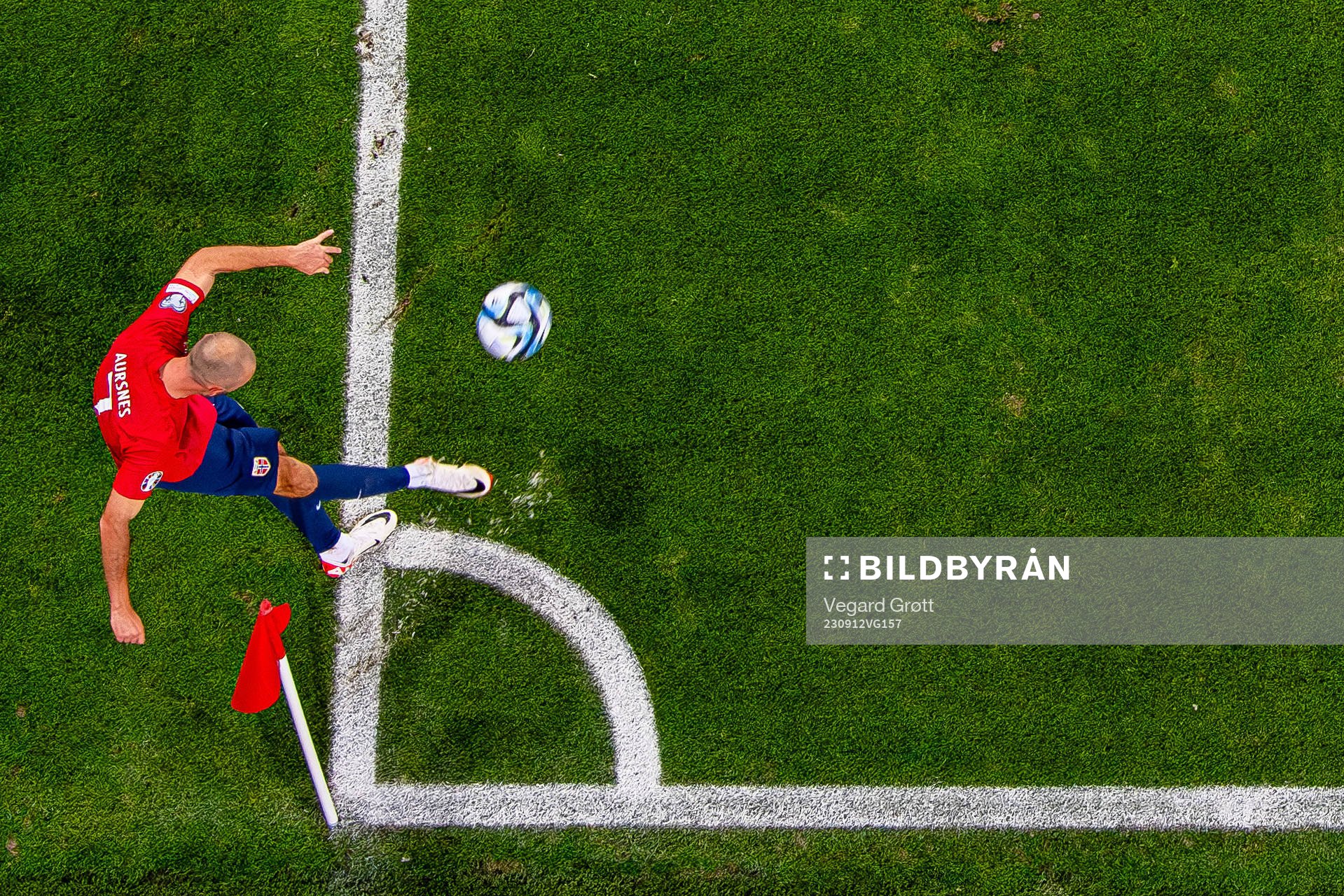 Fredrik Aursnes of Norway takes a corner kick