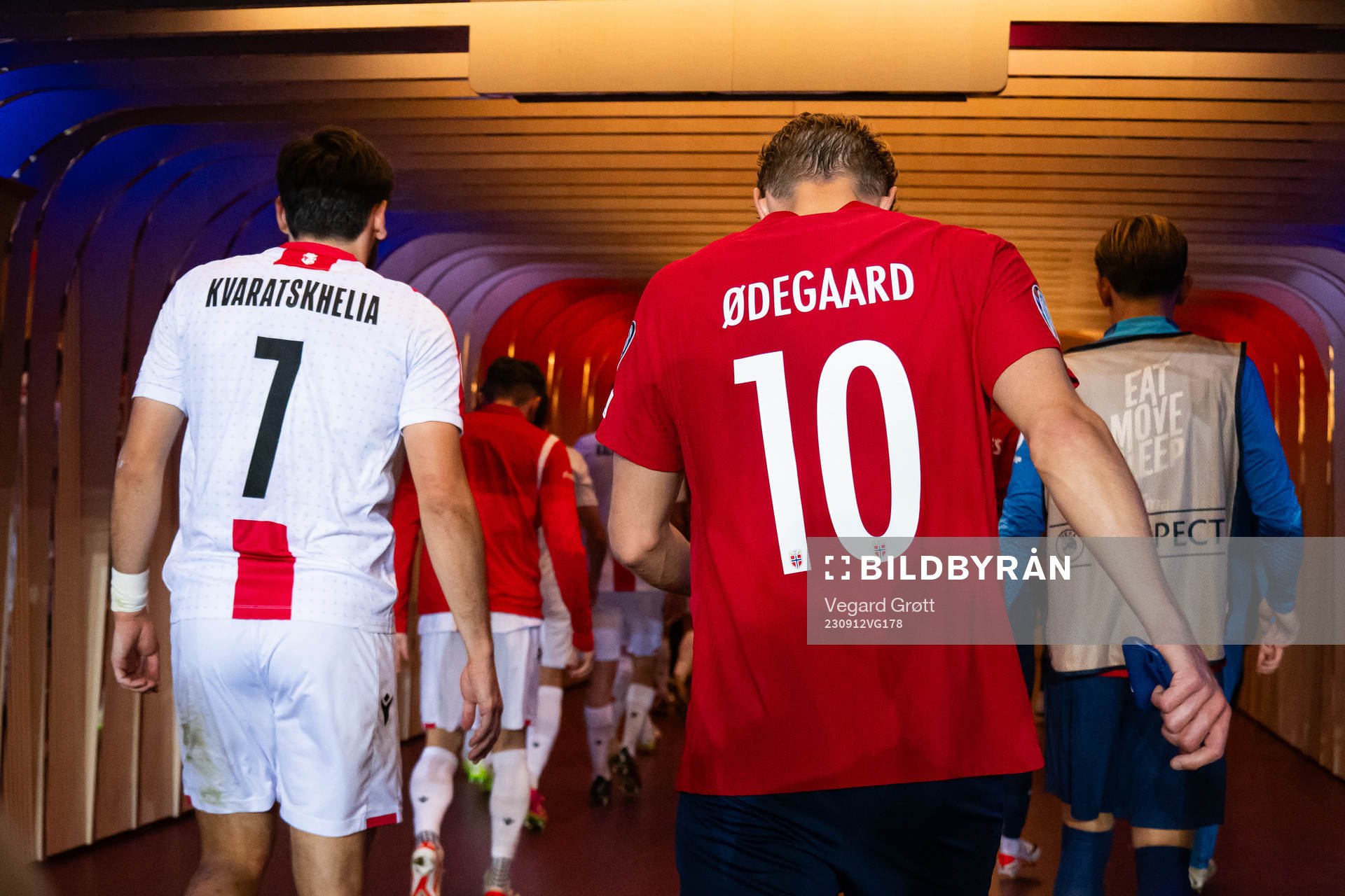 Khvicha Kvaratskhelia of Georgia and Martin Ødegaard of