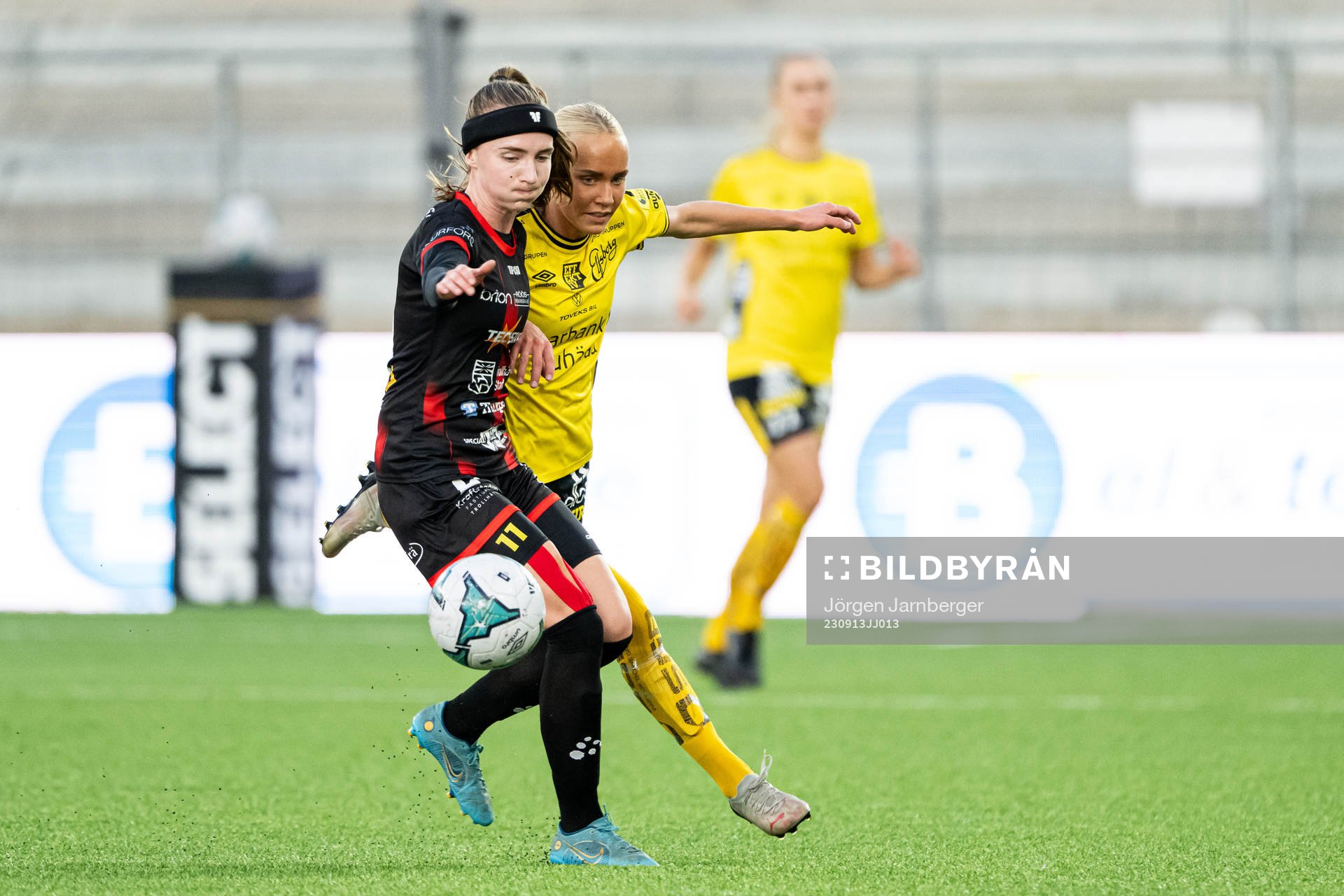 Trollhättans Jennifer Davidsson och Elfsborgs Tea Skoglund