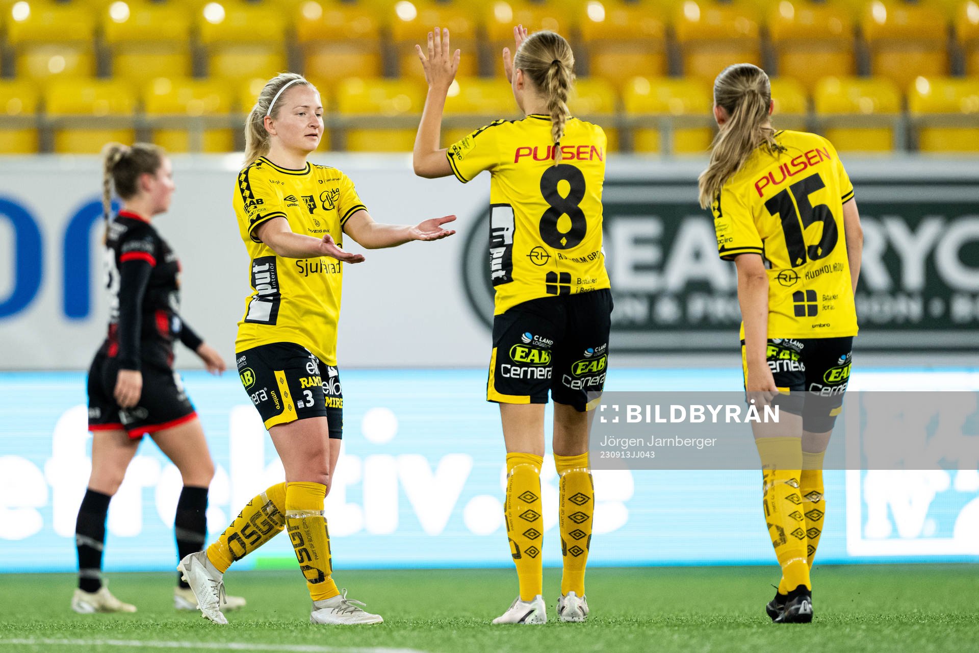 Elfsborgs Fanny Johansson jublar efter fotbollsmatchen i DM-cupen mellan Elfsborg och FC Trollhättan den 13 september 2023 i Borås. 