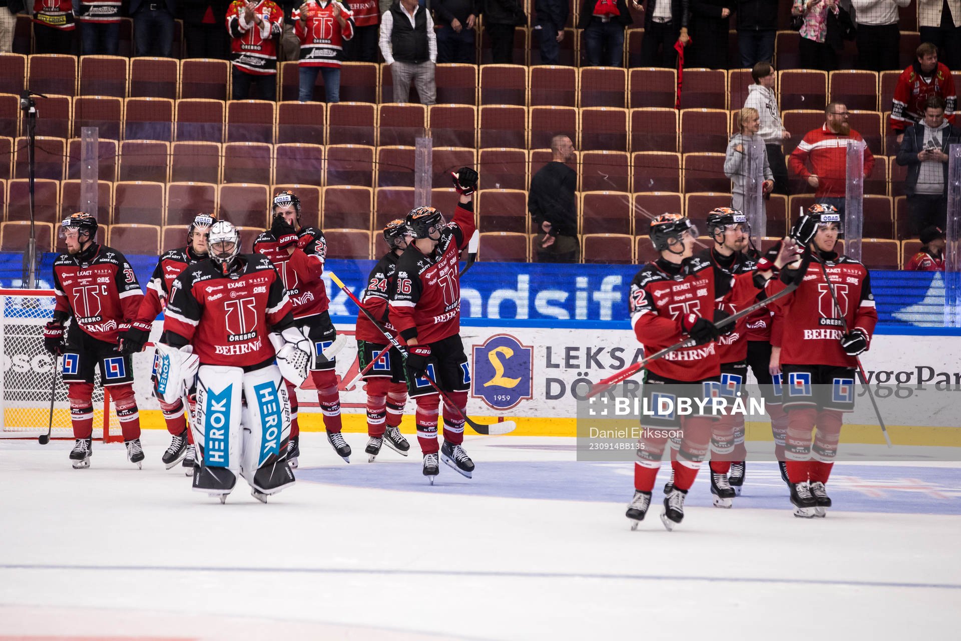 Örebros spelarna jublar