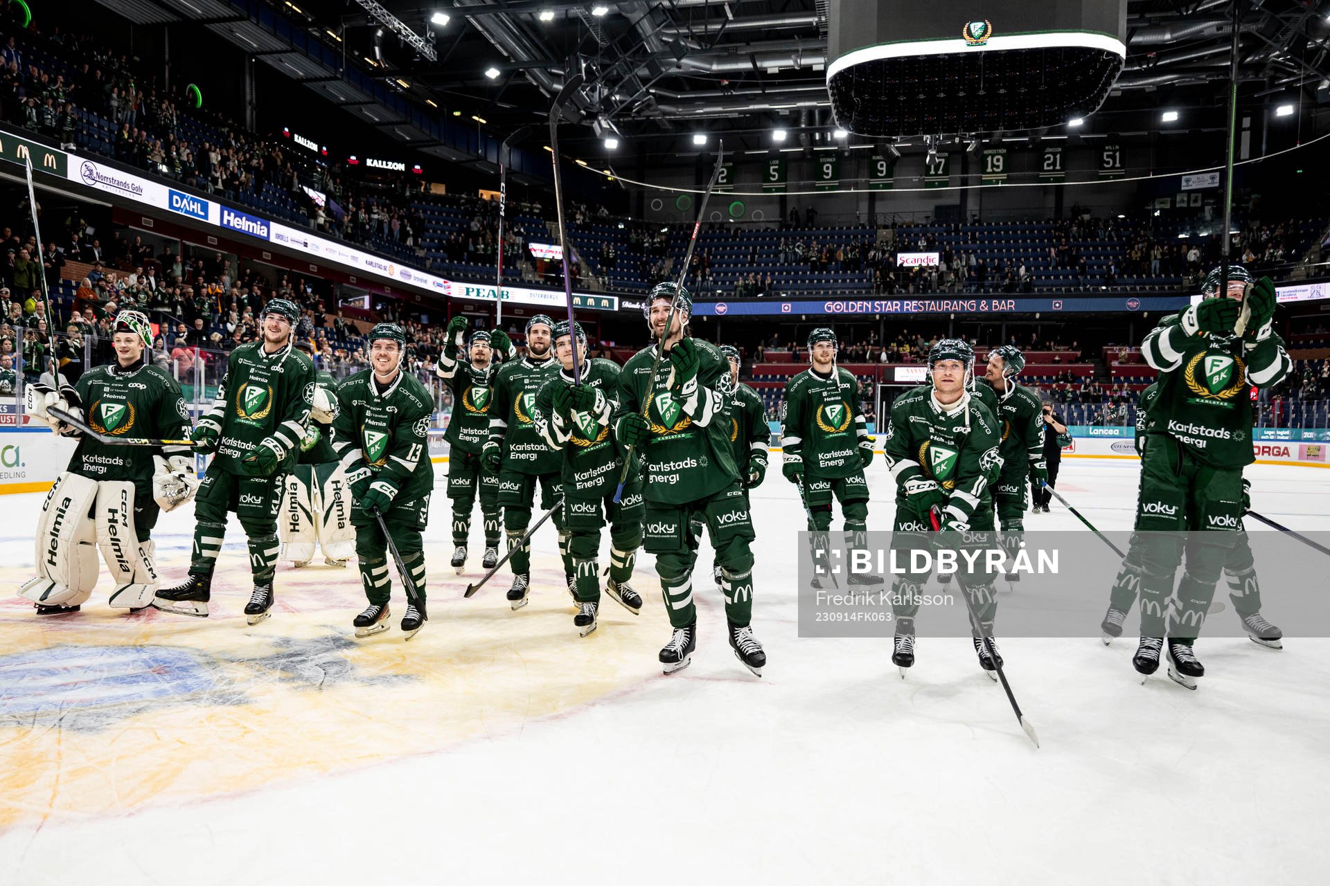 Färjestads spelar jublar