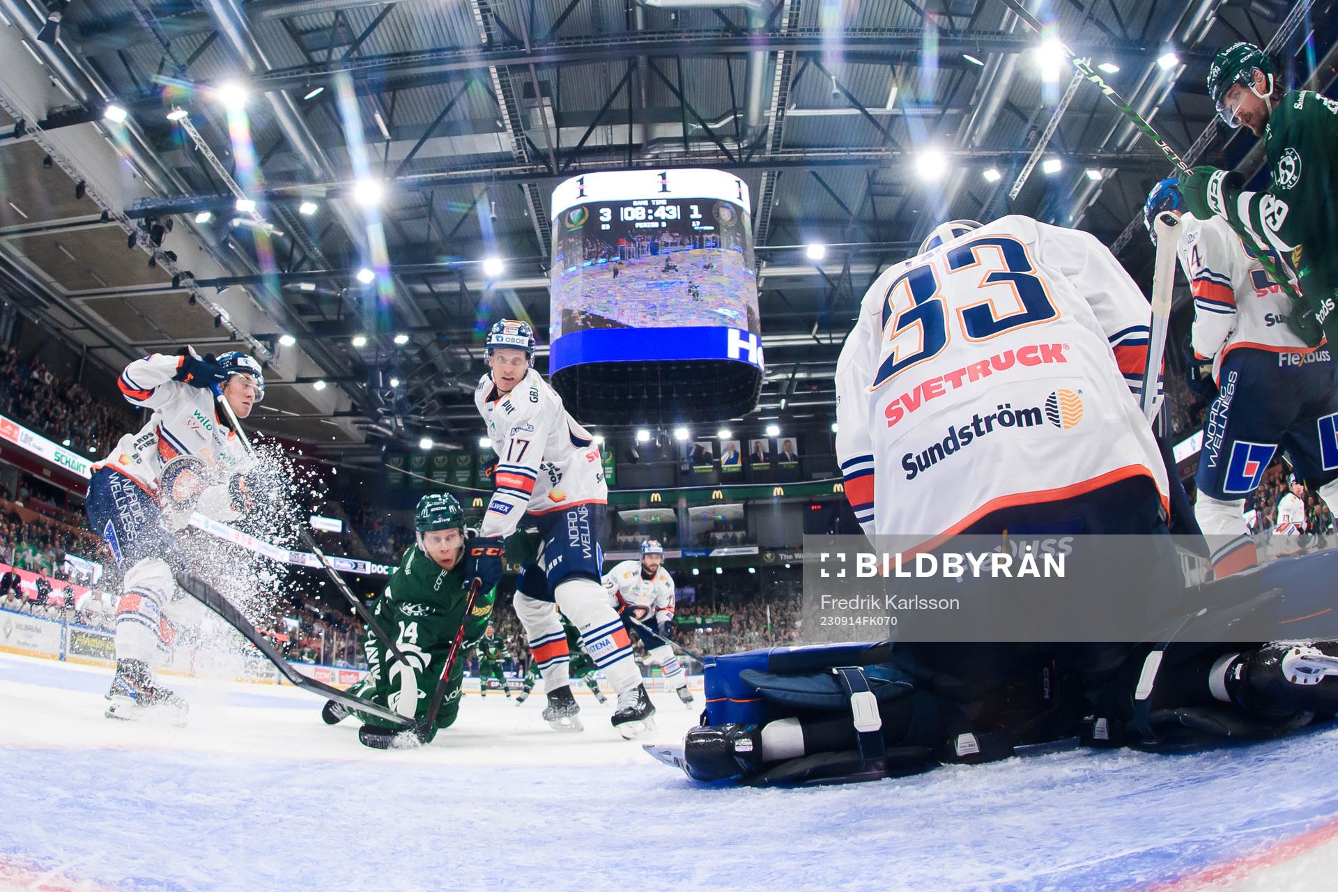 Färjestads Victor Ejdsell och Växjös Gabriel Carlsson
