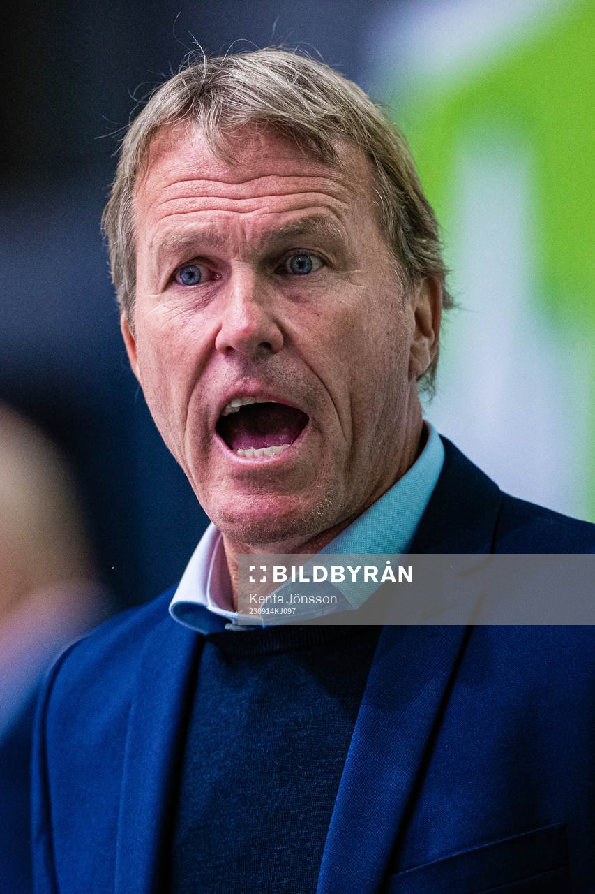 Djurgårdens tränare Johan Garpenlöv reagerar