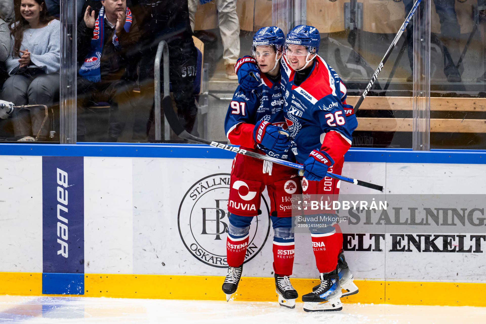 Oskarshamns Logan Hutsko jublar med Lukas Pilö