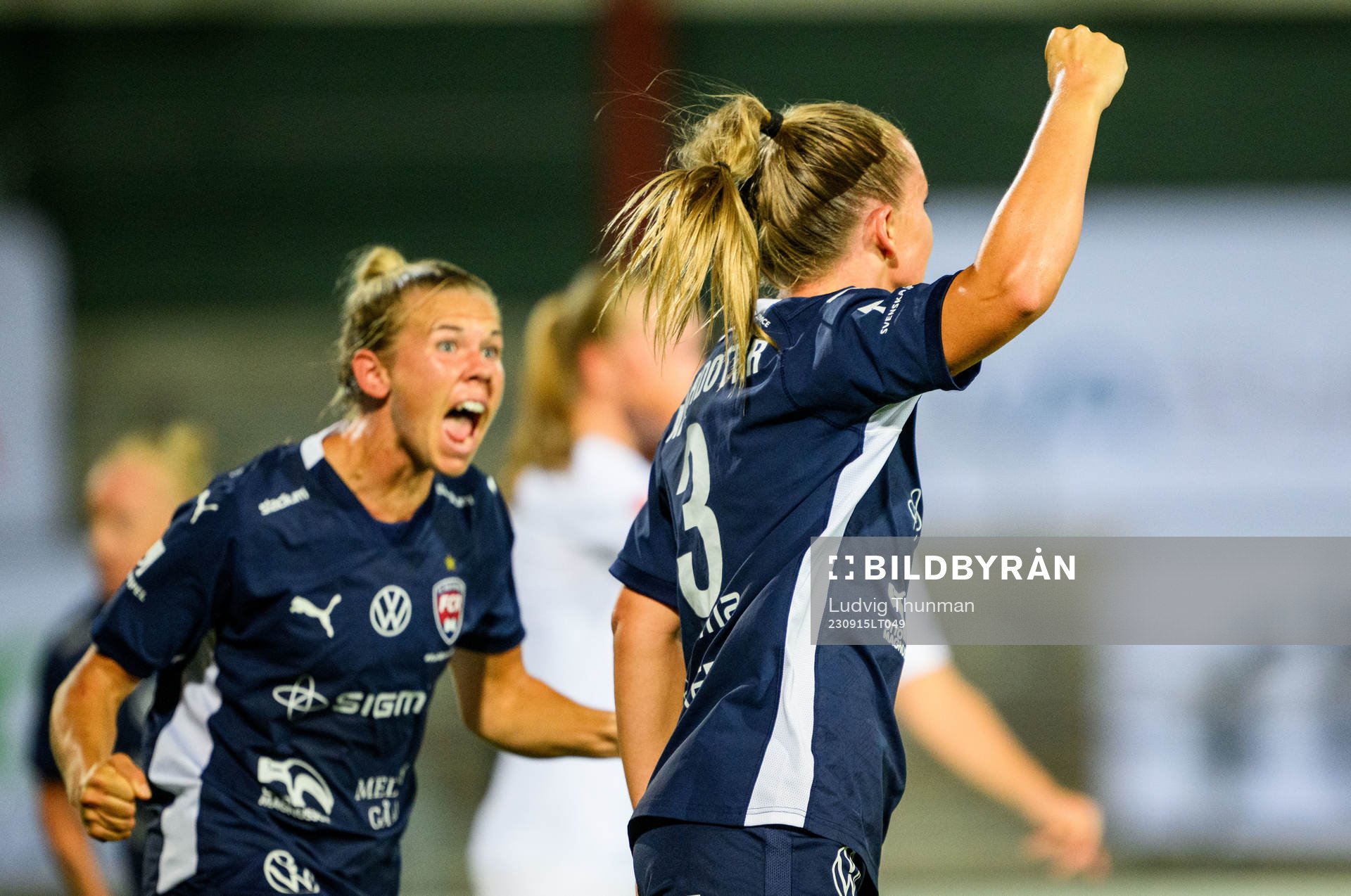 FC Rosengårds Jessica Wik och Gudrun Arnardottir jublar