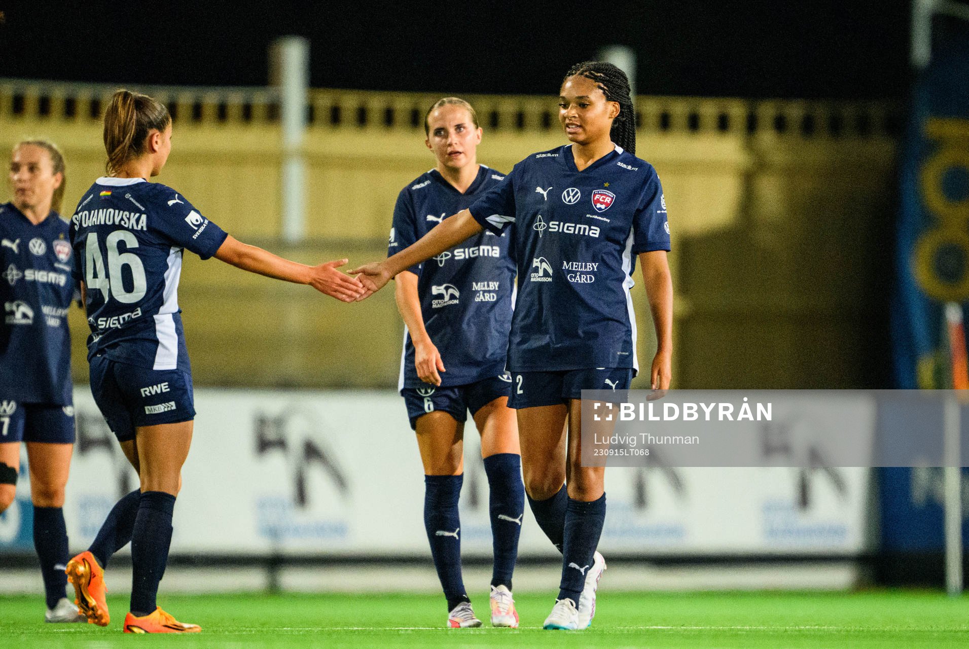 FC Rosengårds Mikaela Stojanovska och Isabella Obaze jublar