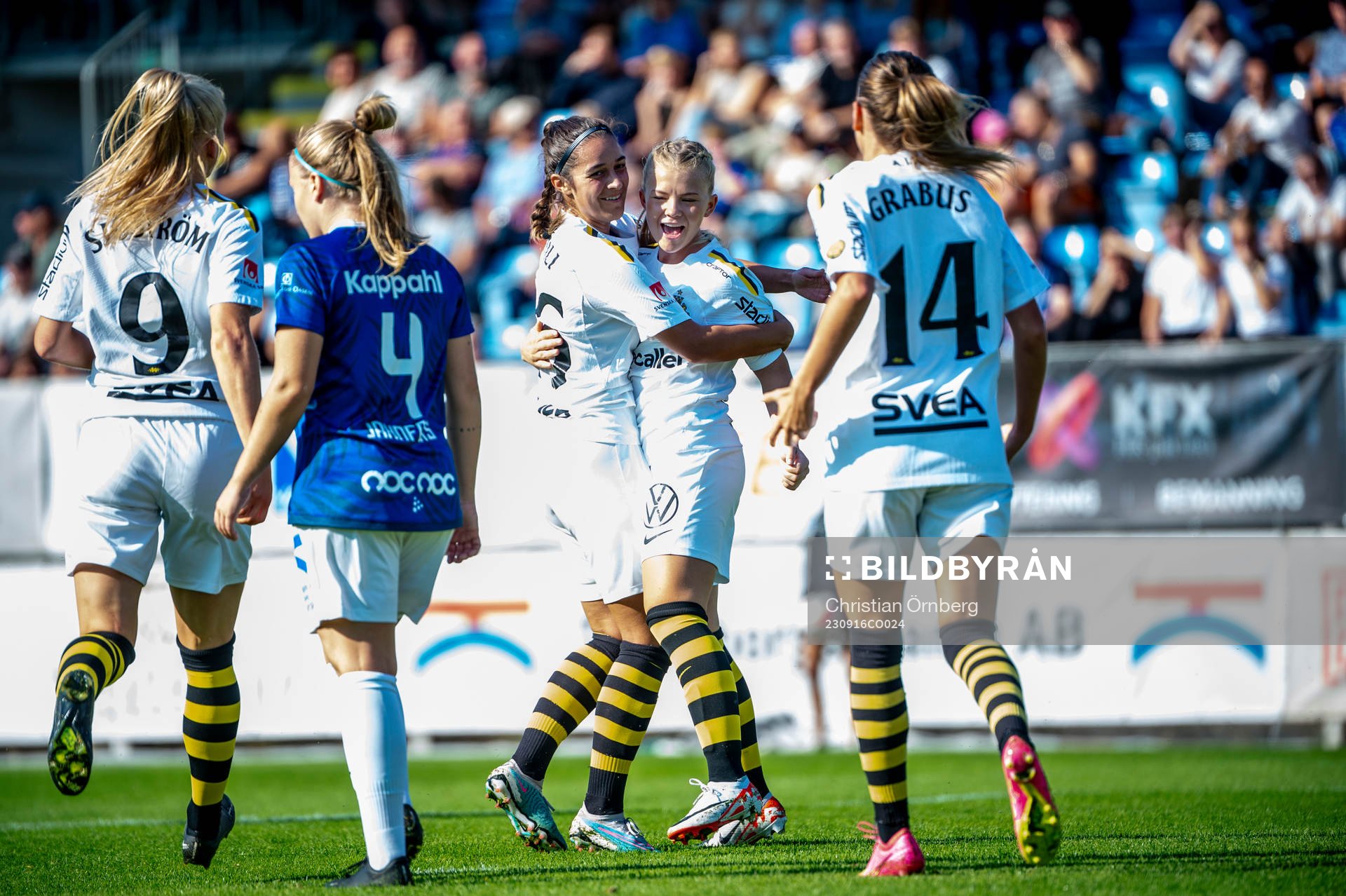 AIKs Matilda Nildén jublar med lagkamraterna