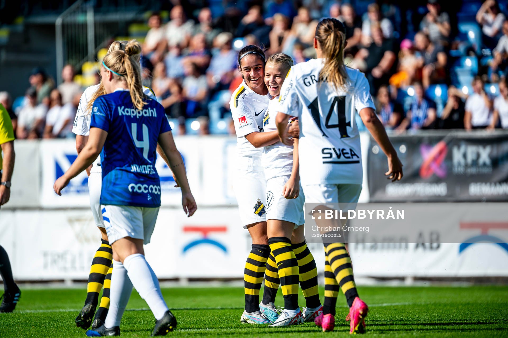 AIKs Matilda Nildén jublar med lagkamraterna