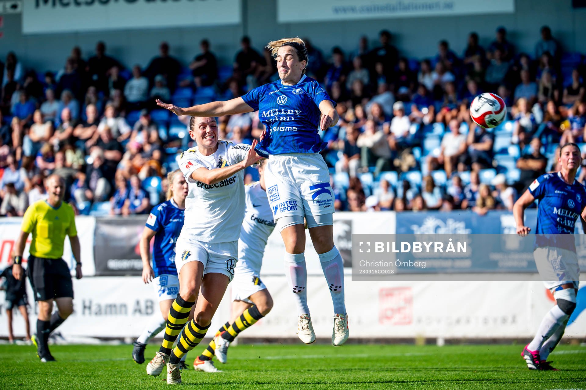 Trelleborgs Edina Filekovic gör självmål framför AIKs