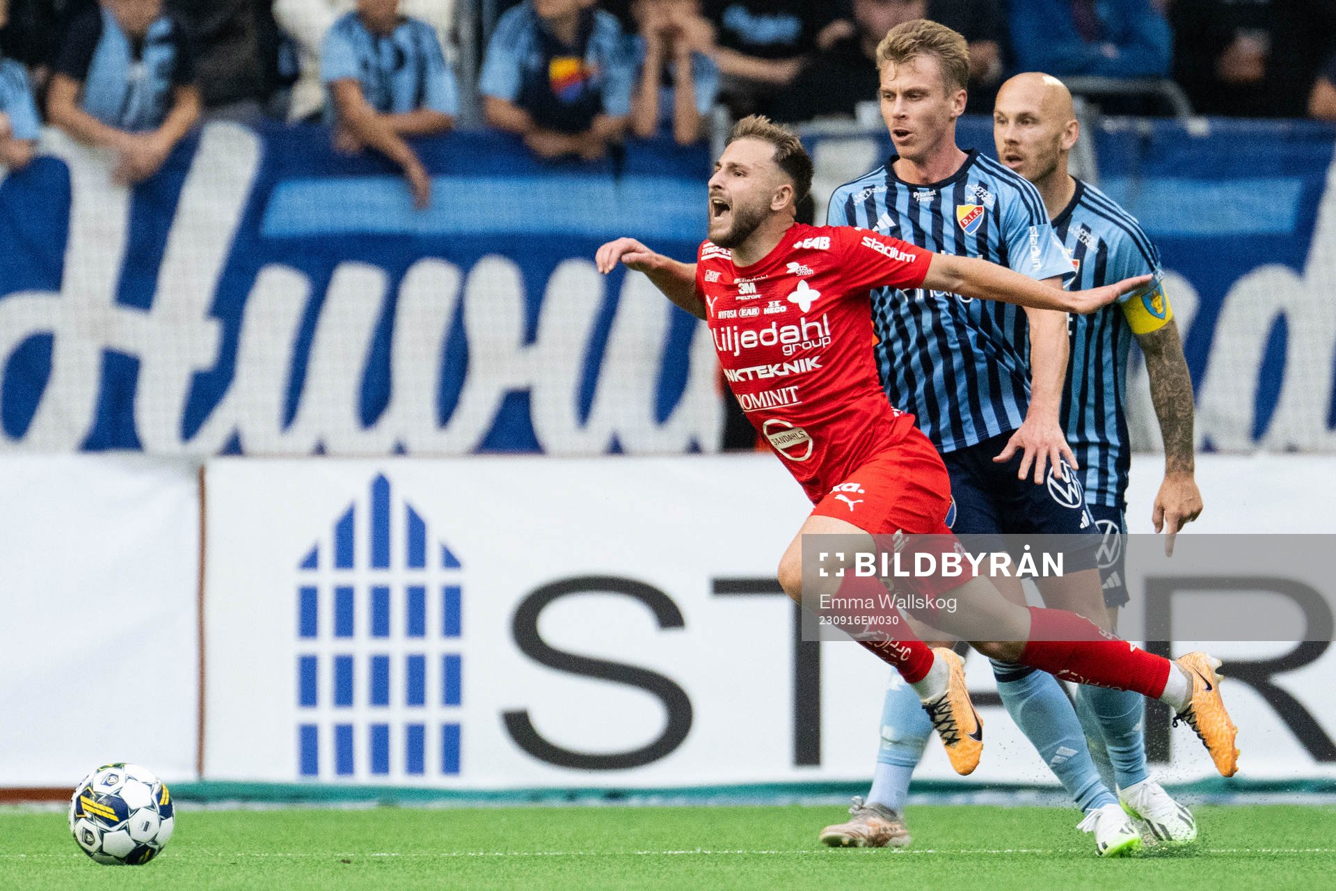 Värnamos Albion Ademi och Djurgårdens Rasmus Schuller