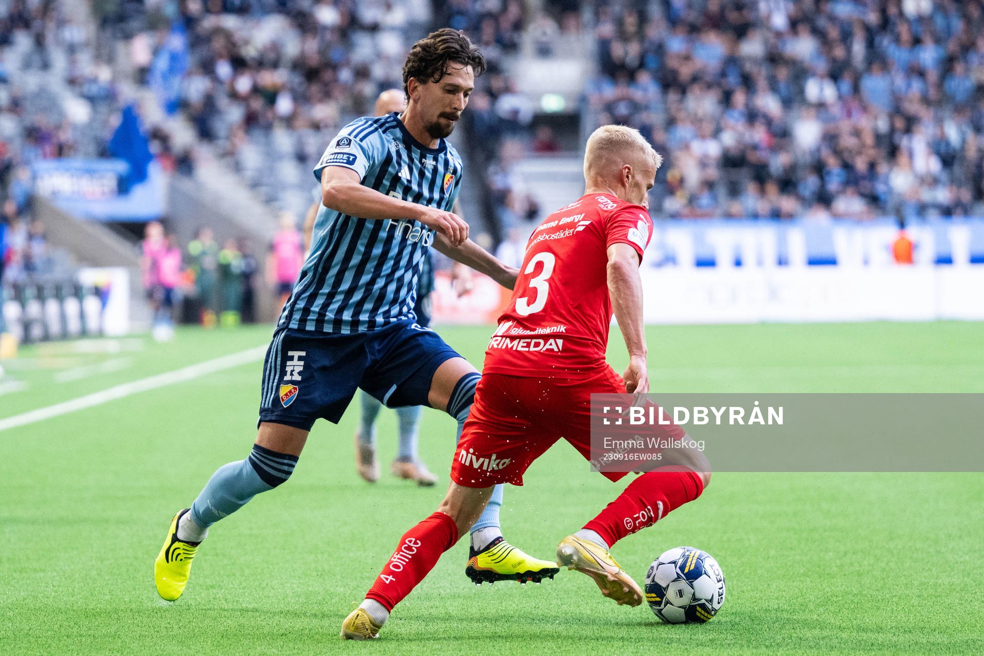 Djurgårdens Gustav Wikheim och Värnamos Viktor Bergh