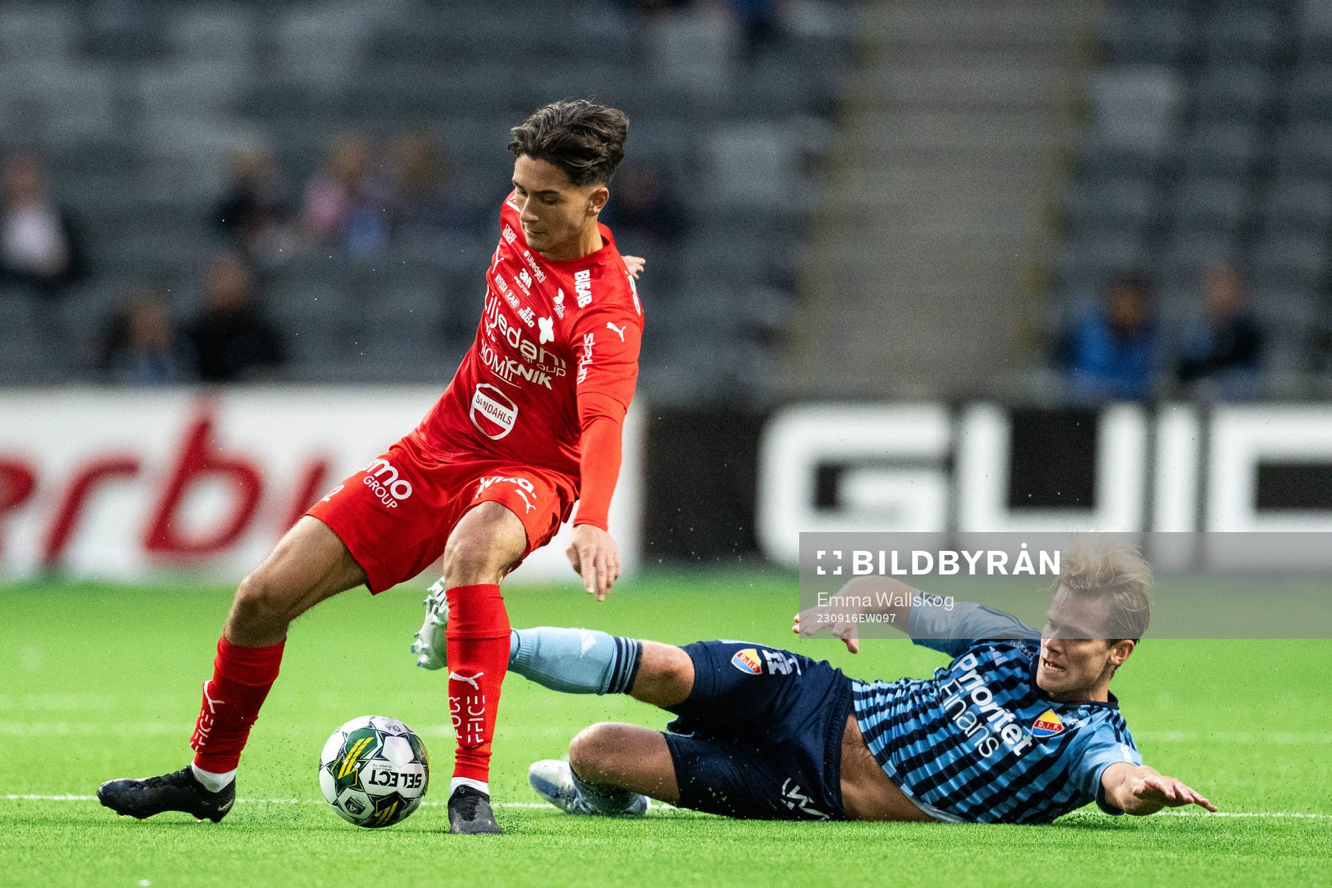 Värnamos Kenan Bilalovic och Djurgårdens Hampus Finndell